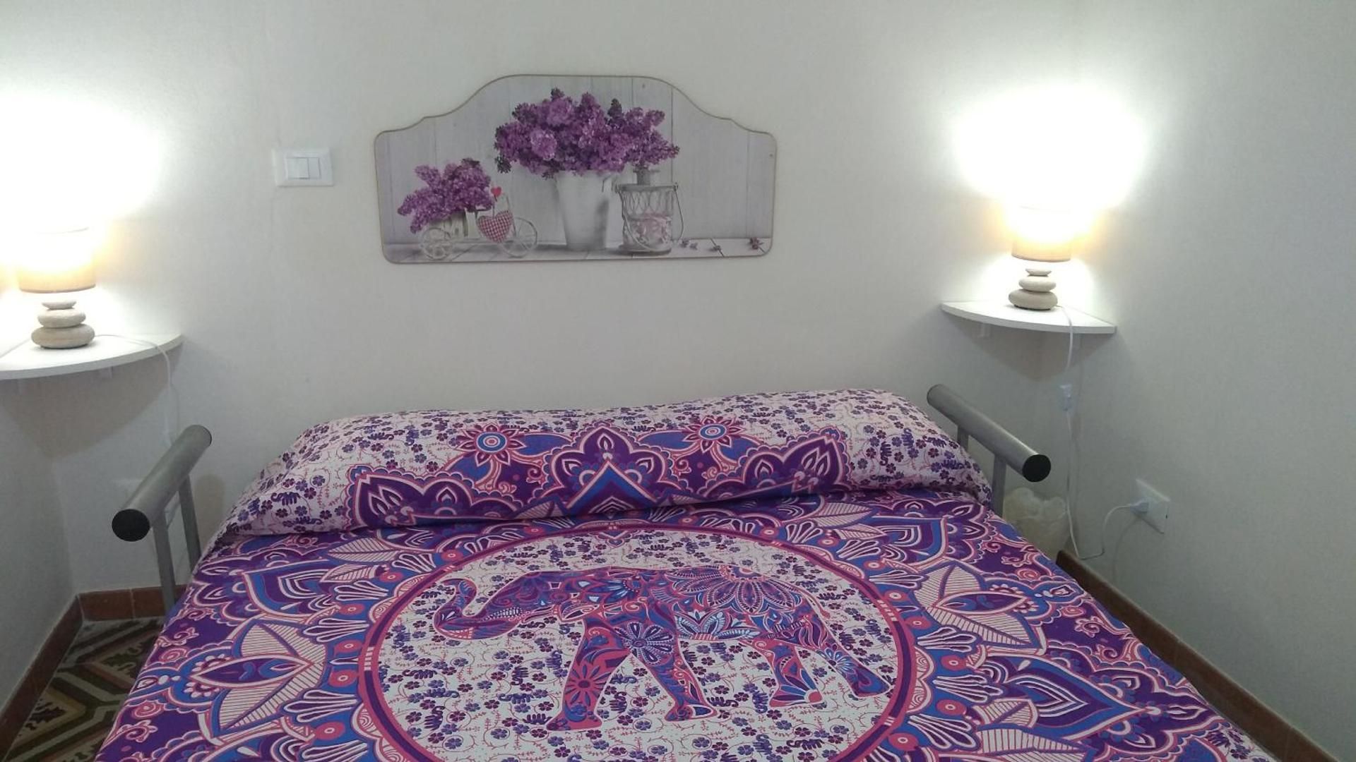 Standard Double Room with Shared Bathroom