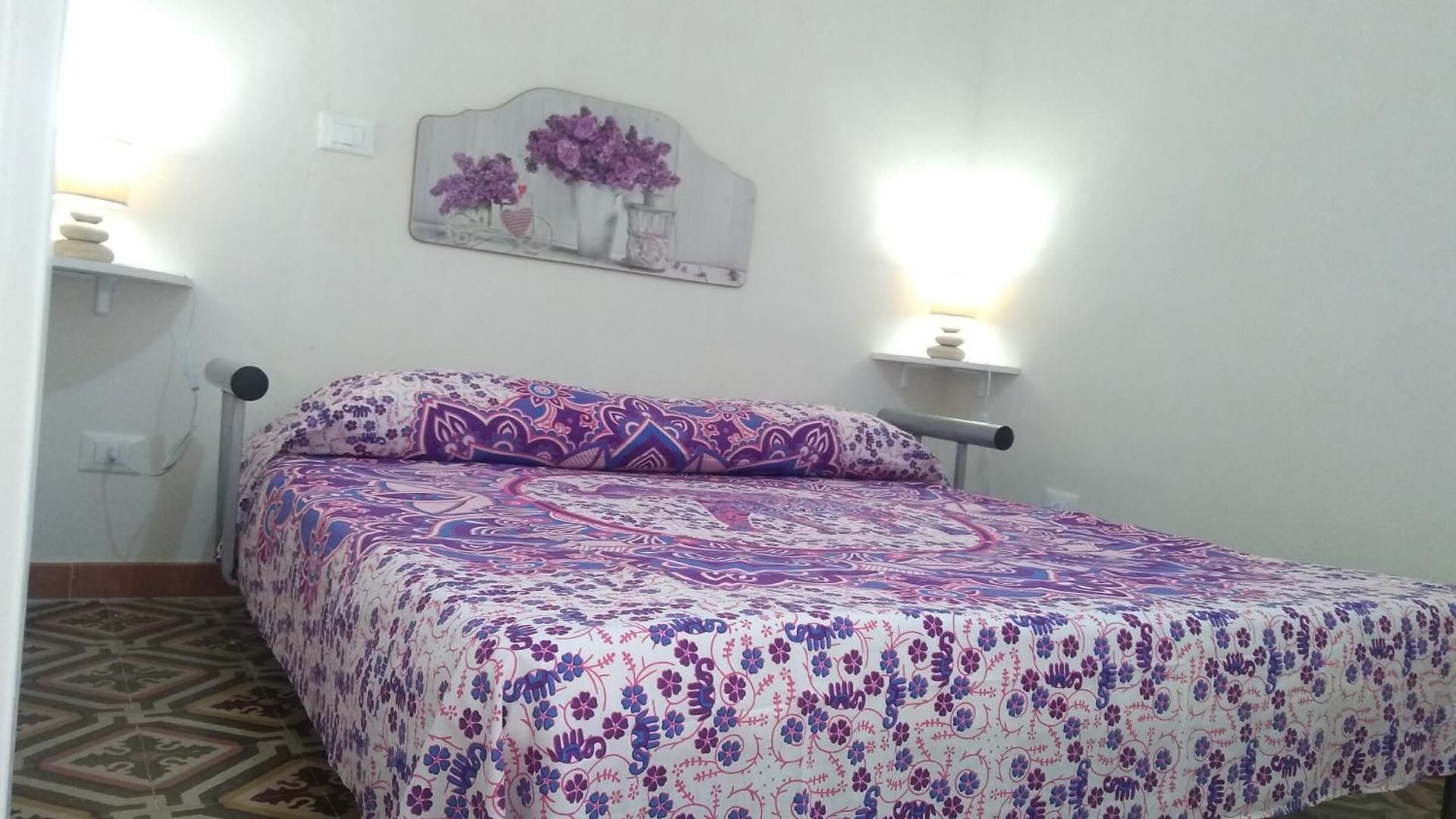 Standard Double Room with Shared Bathroom