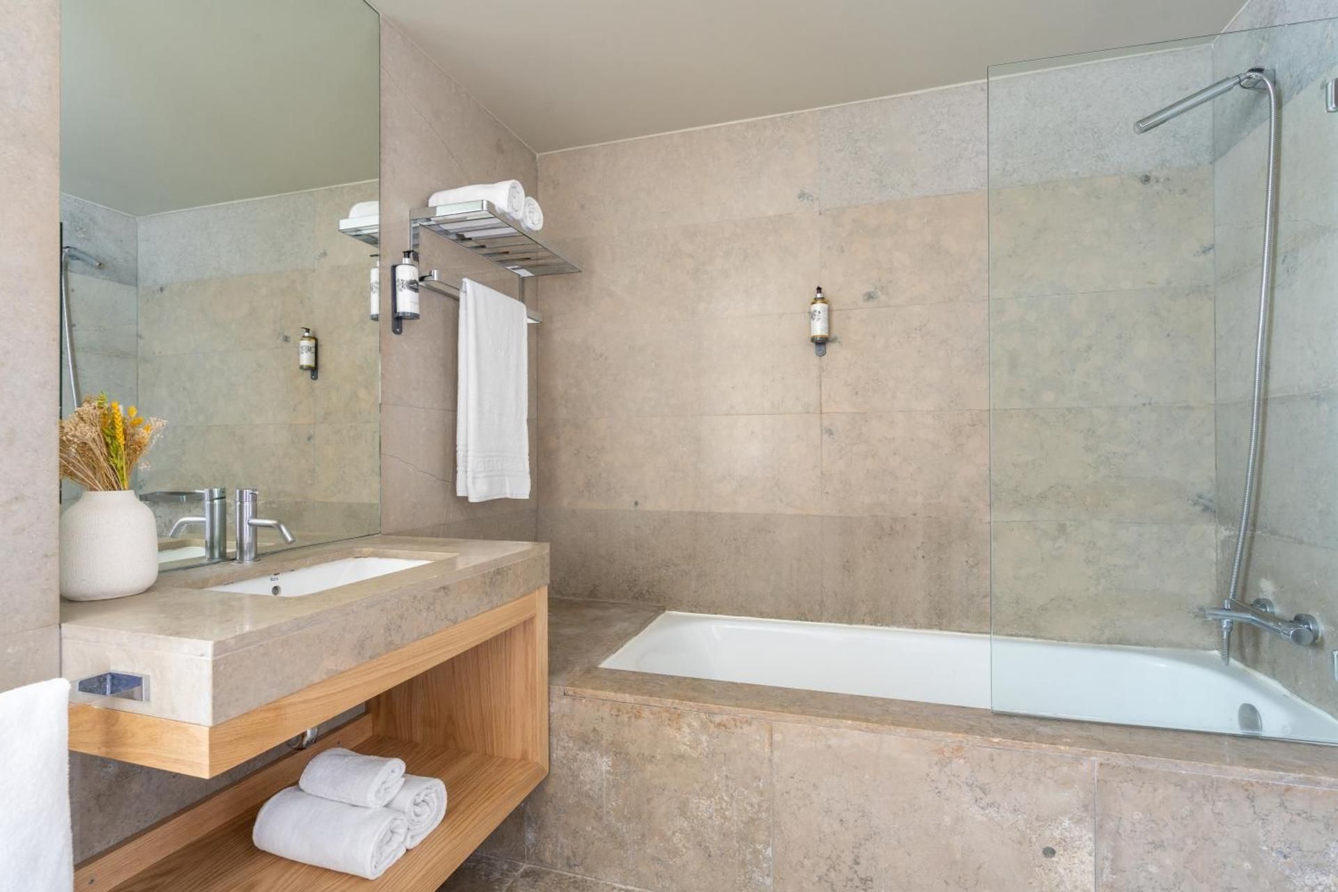 1-Bedroom Suite
