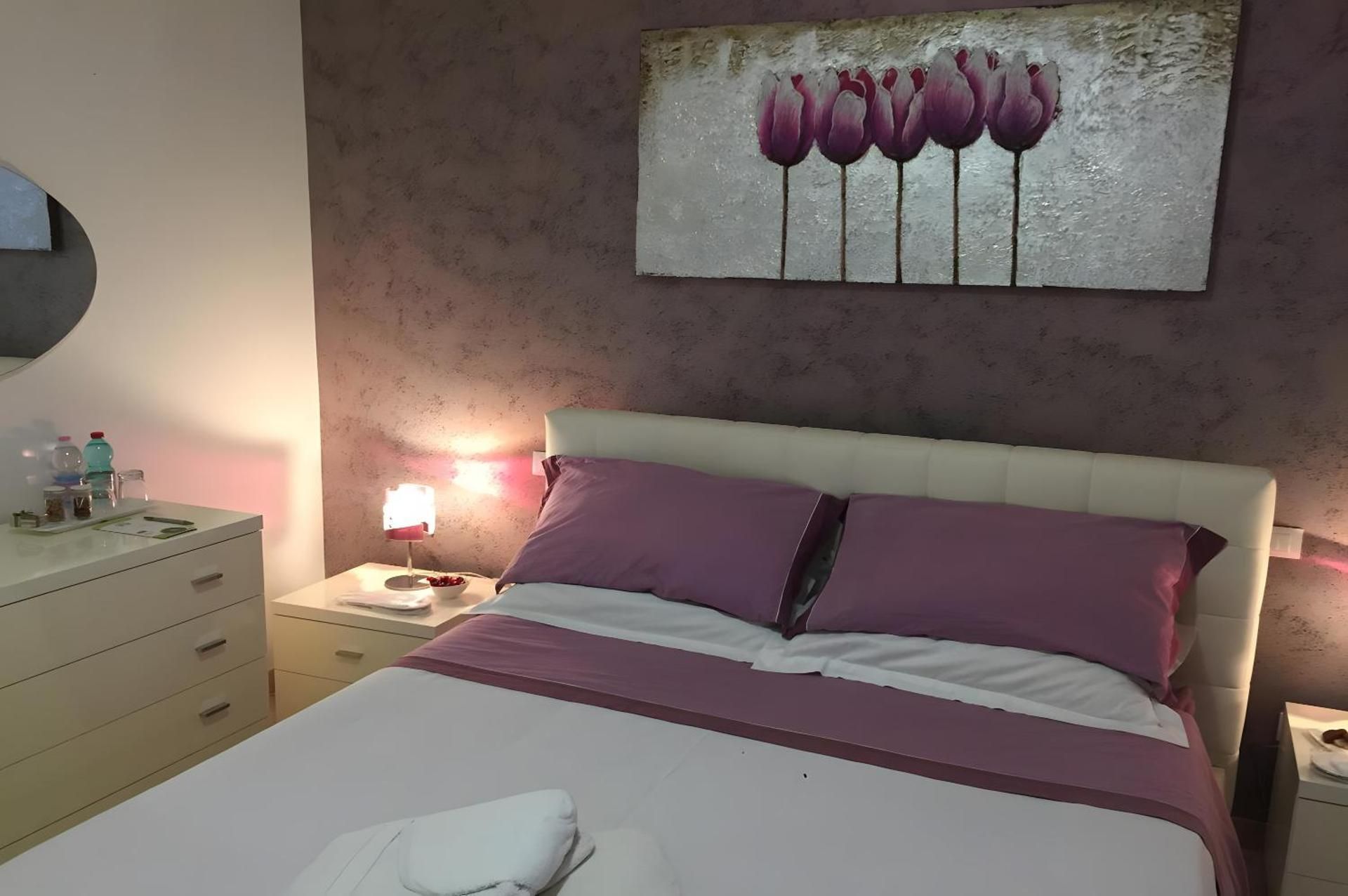 Standard Queen Room