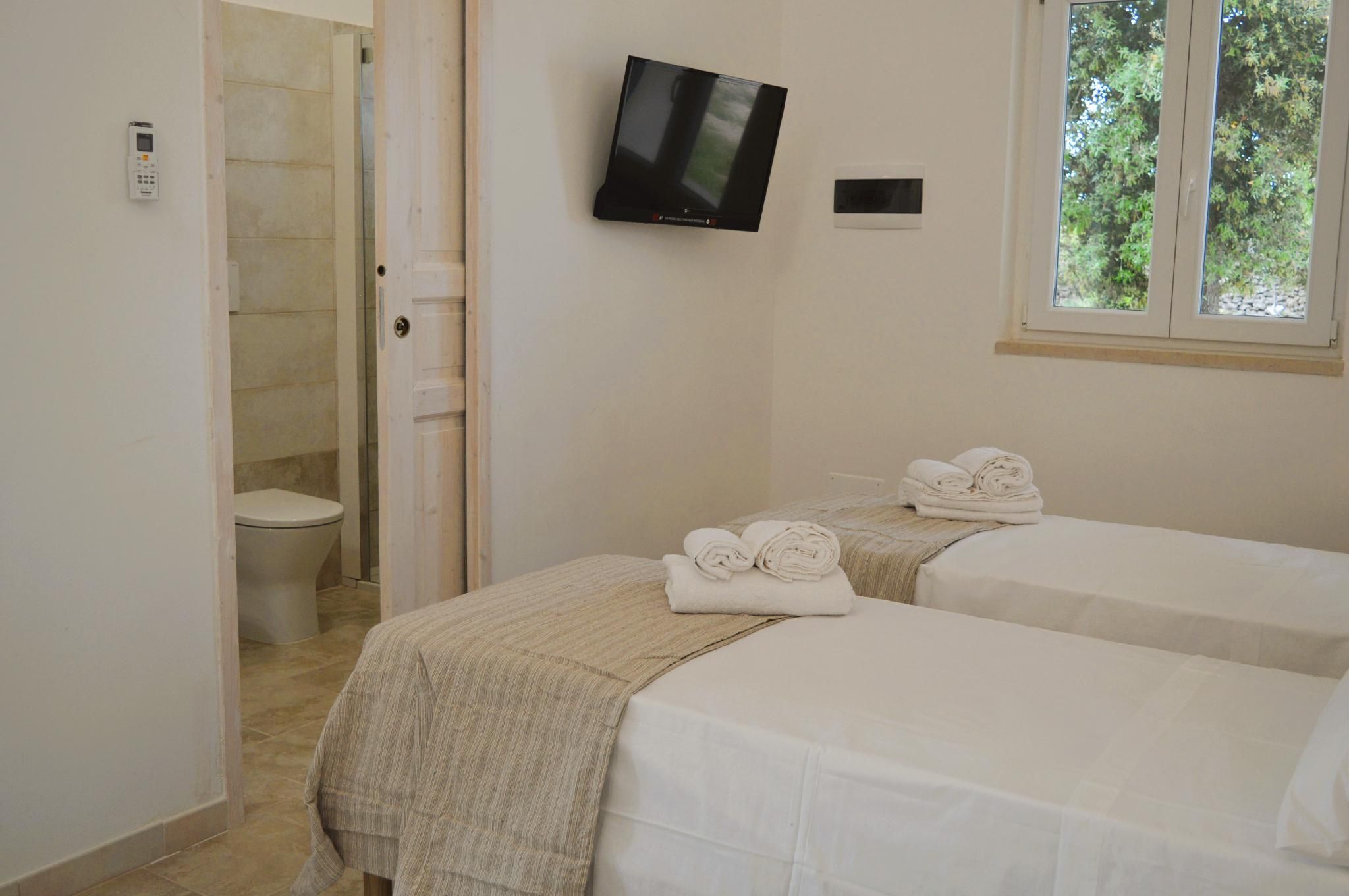 Triple Room with 2 Single Beds and 1 Extra Bed - Non-Smoking