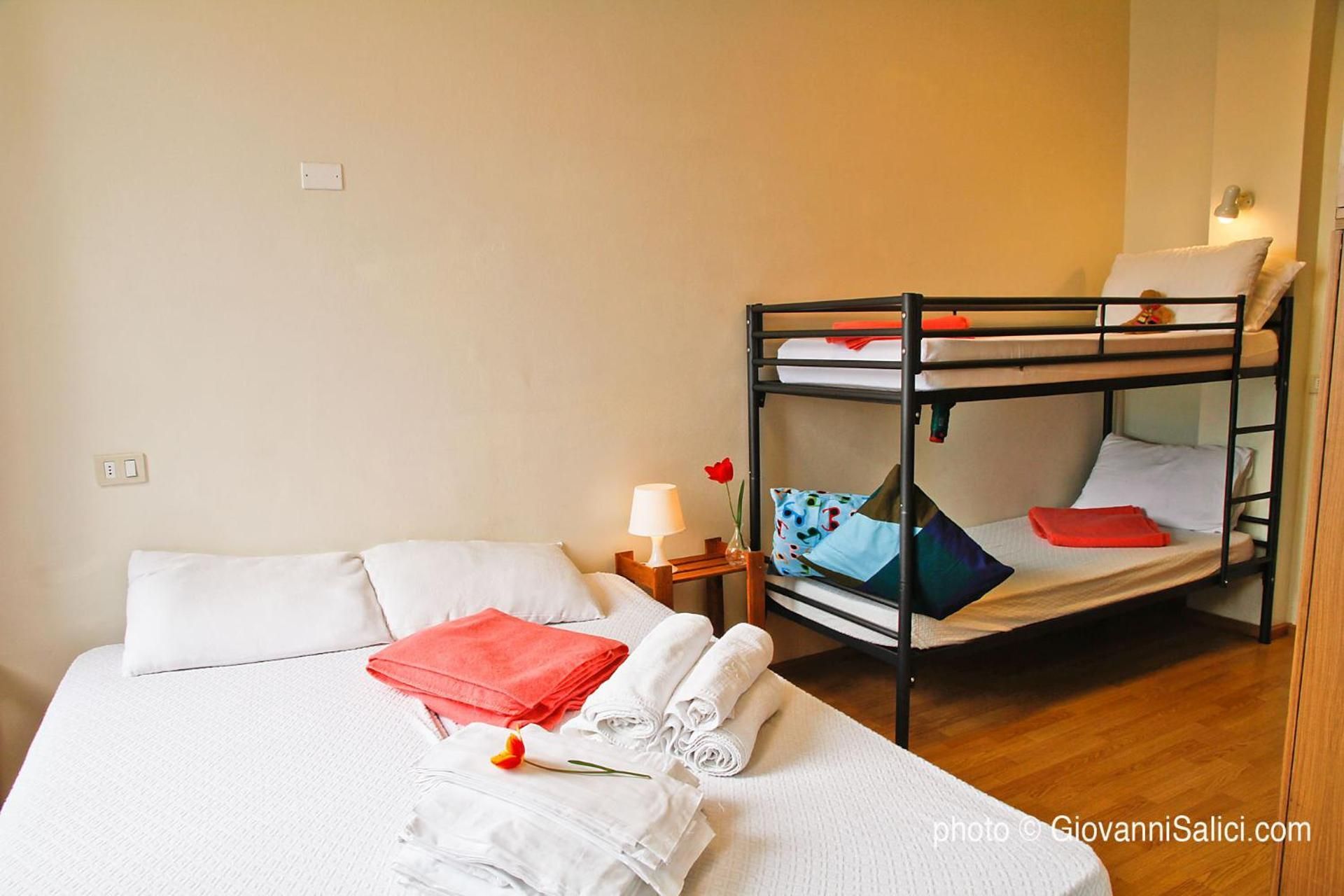 Bunk Bed in Mixed Dormitory Room