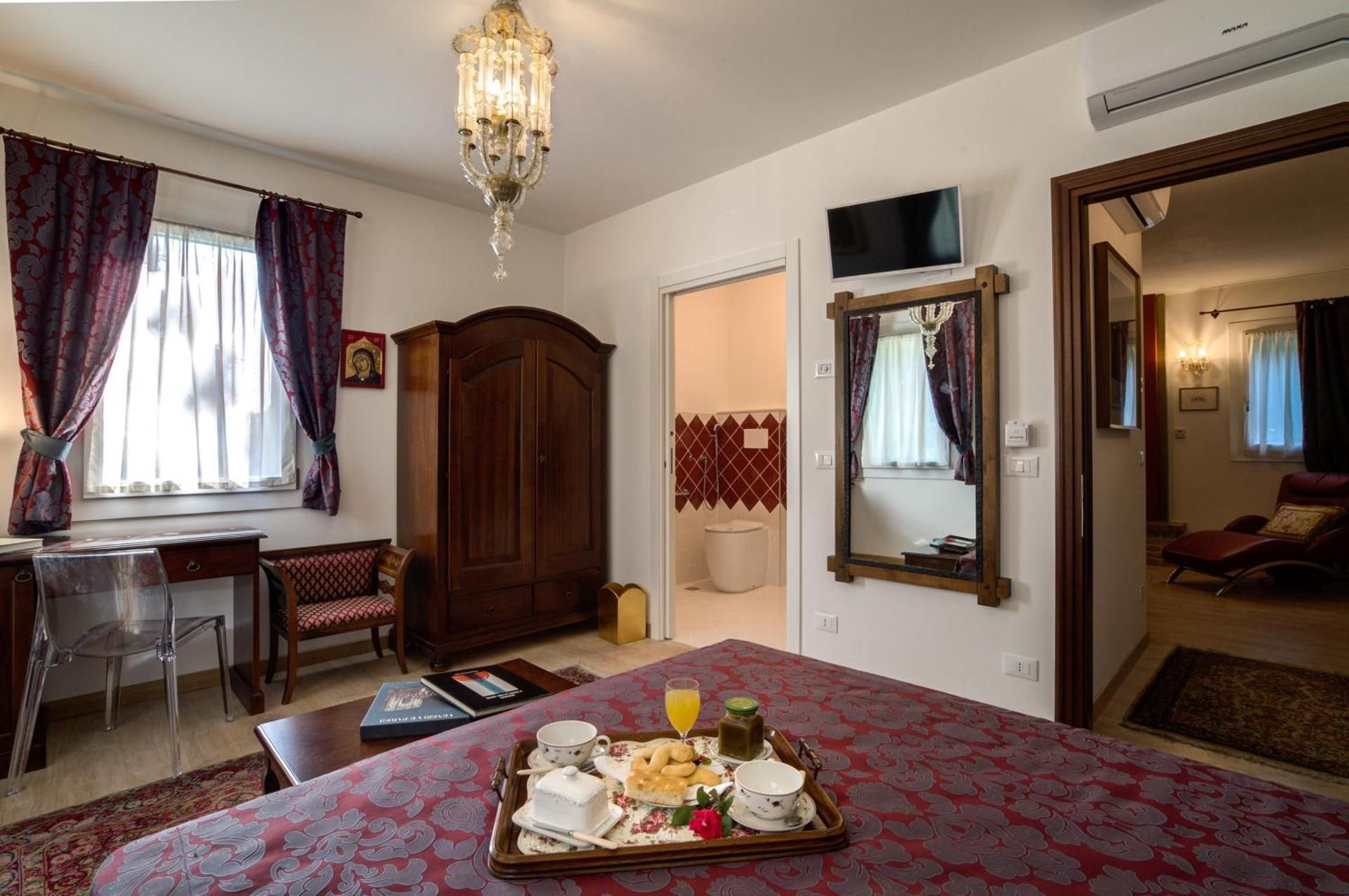 Superior King Suite