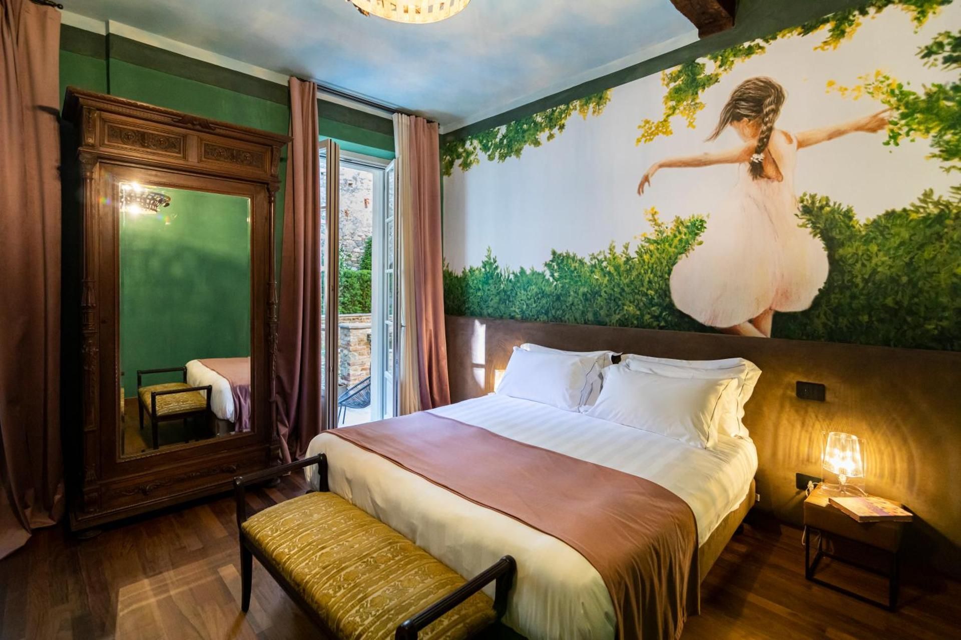 Deluxe Double or Twin Room