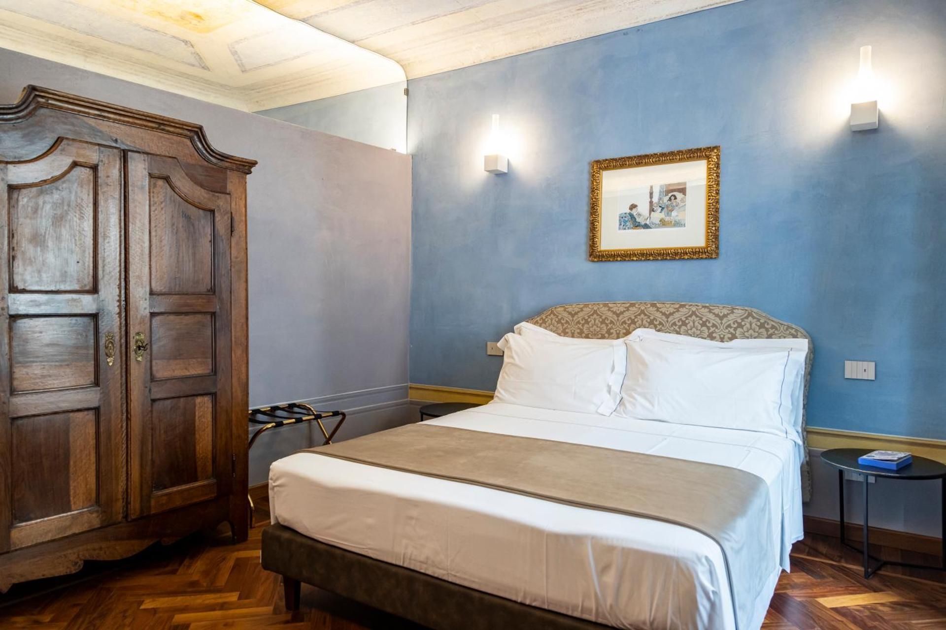 Standard Queen Room