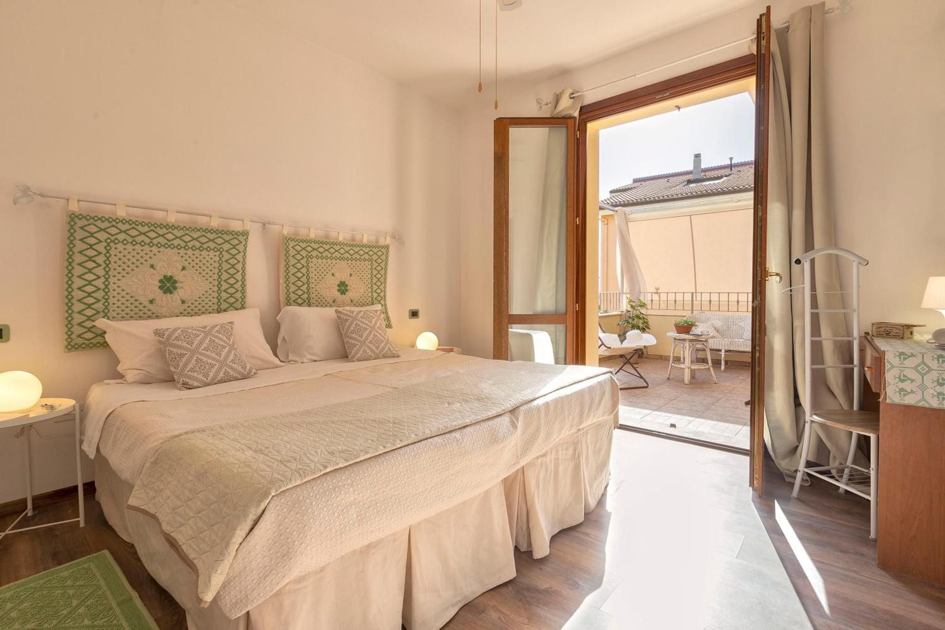 Deluxe Double or Twin Room with Garden View
