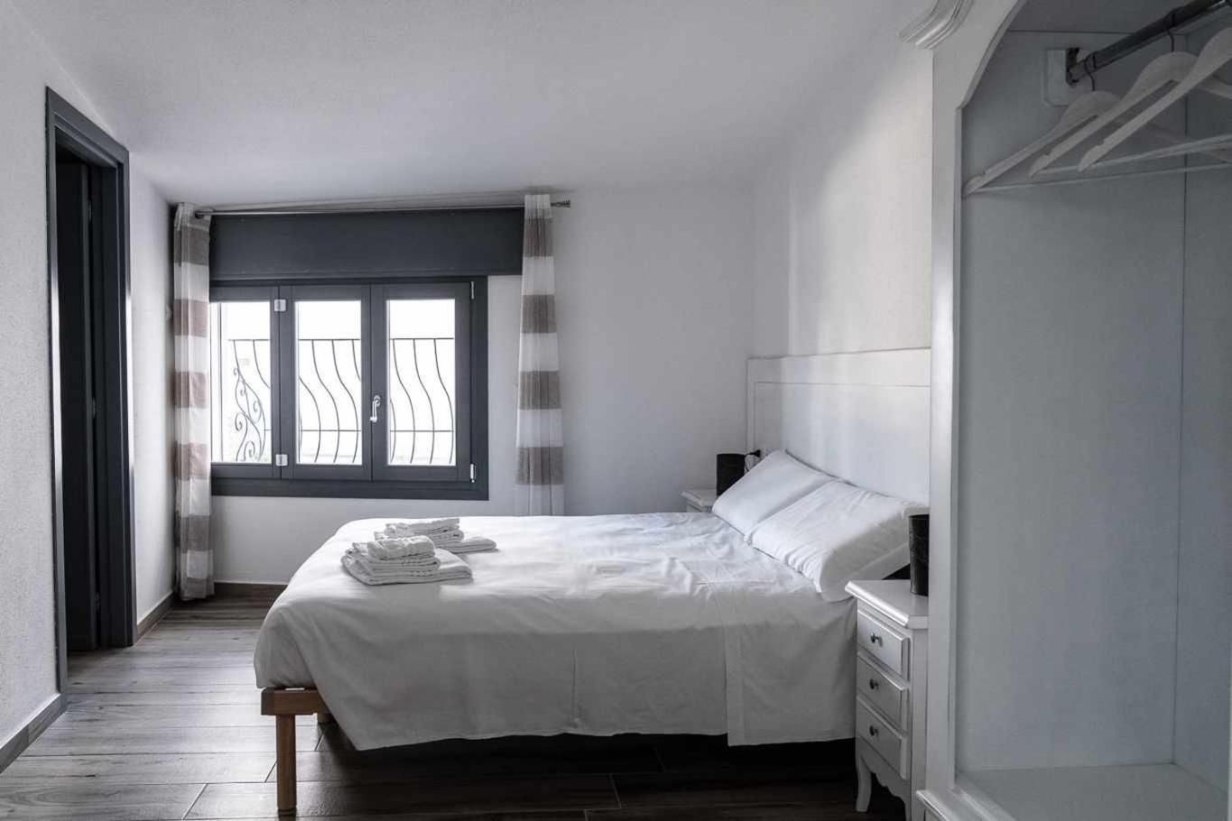 Economy Triple Room