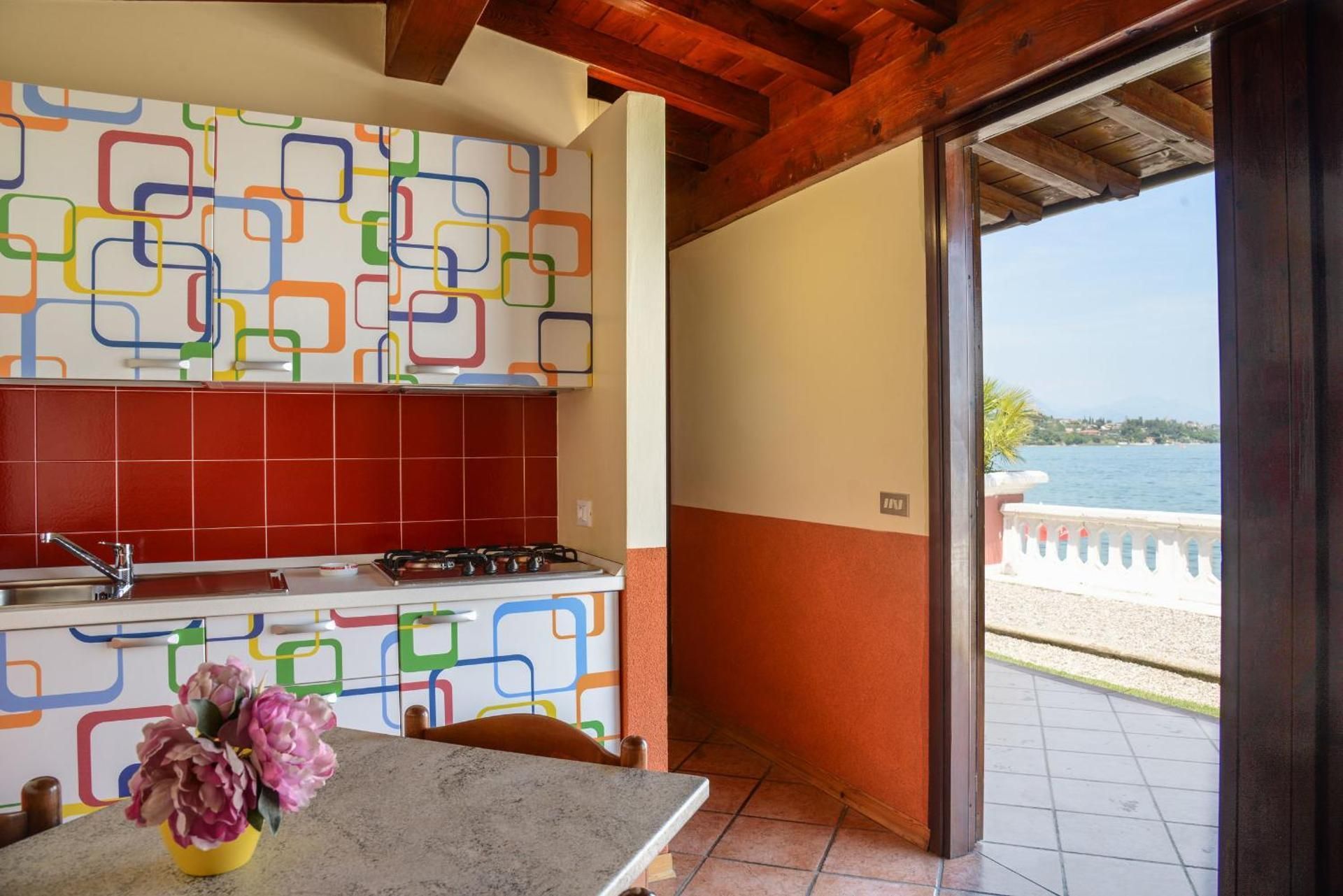 Apartment with Lake View