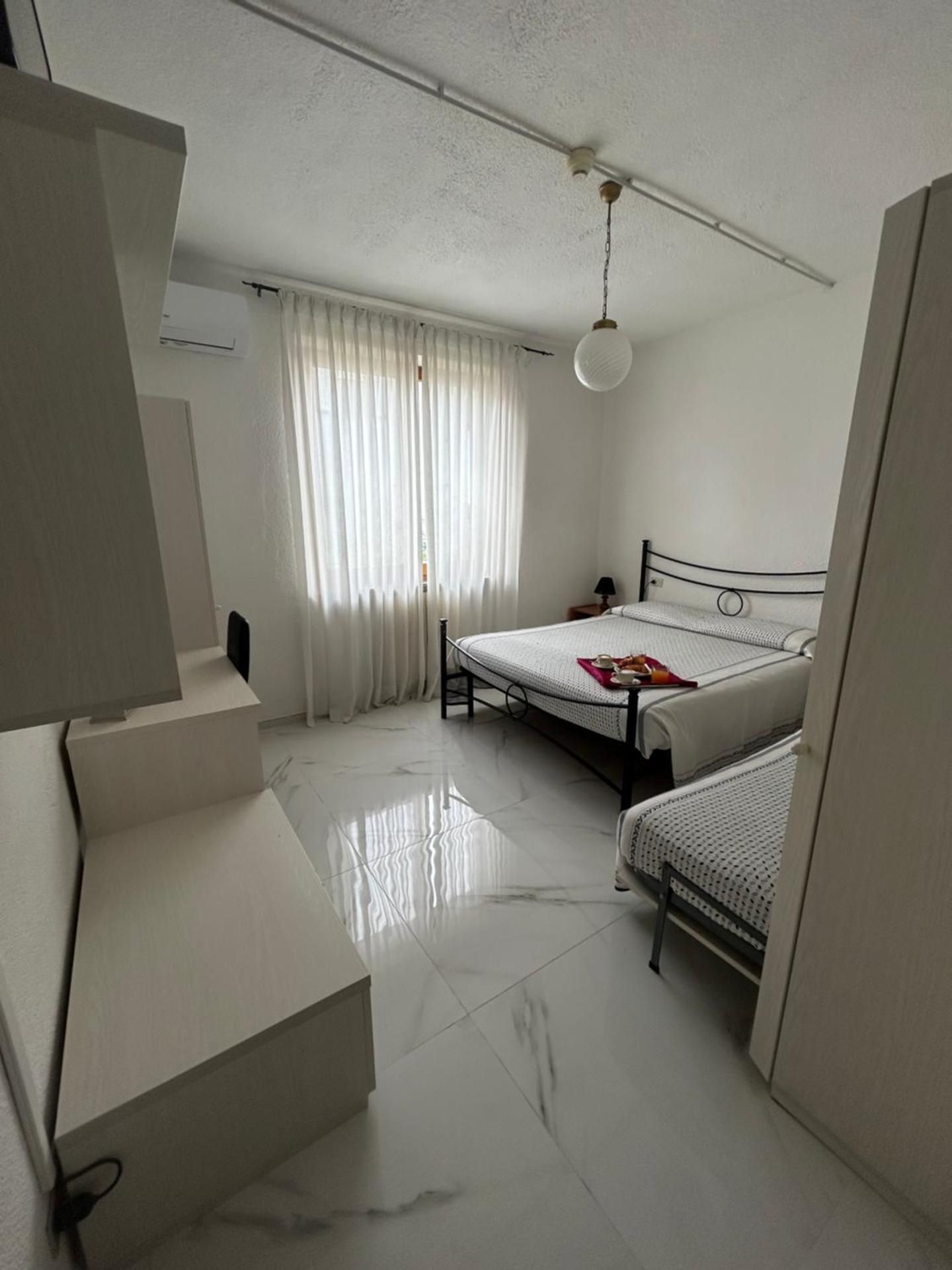 Deluxe Double Room (2 Adults + 1 Child)
