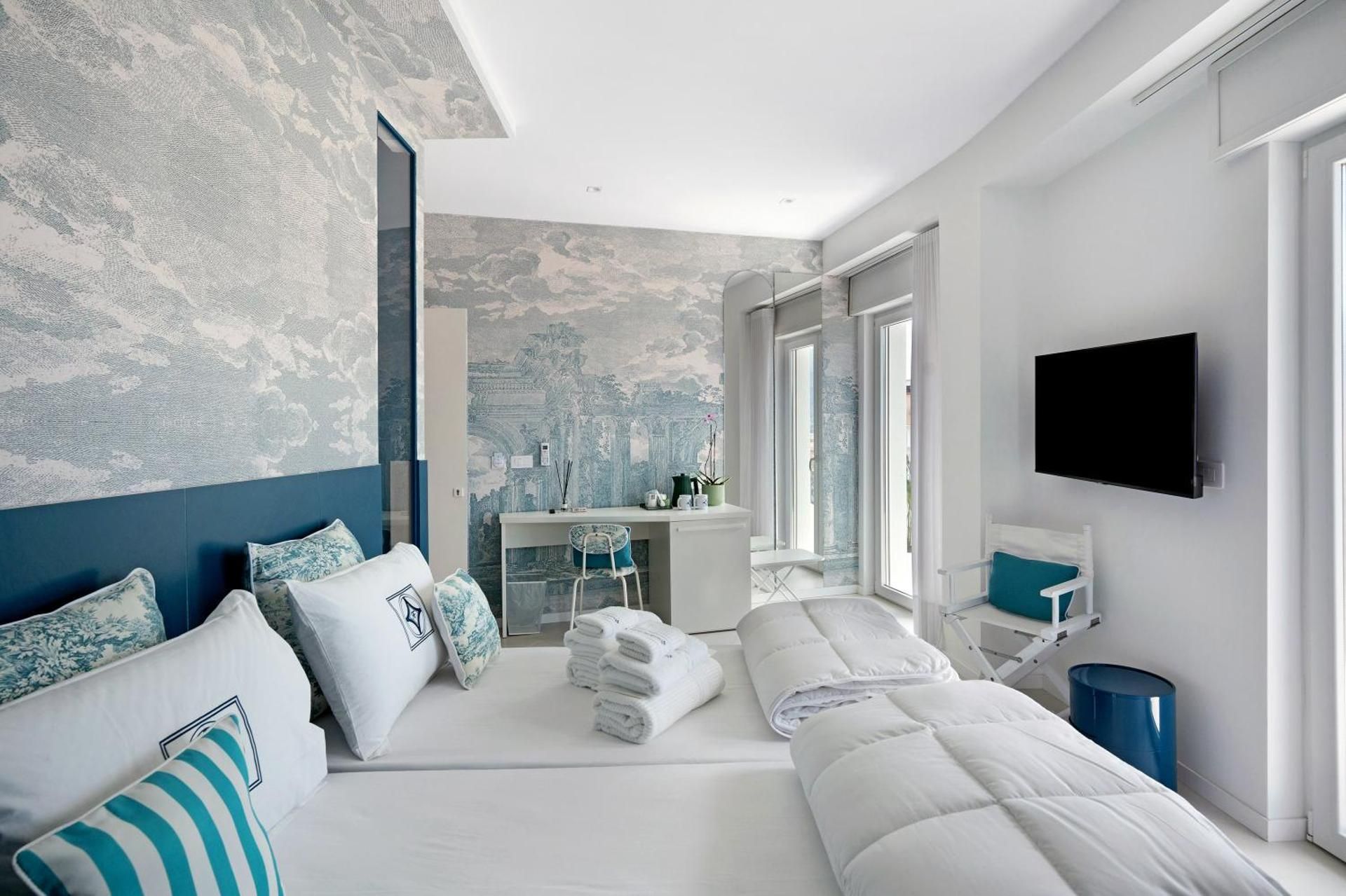 Standard Queen Room