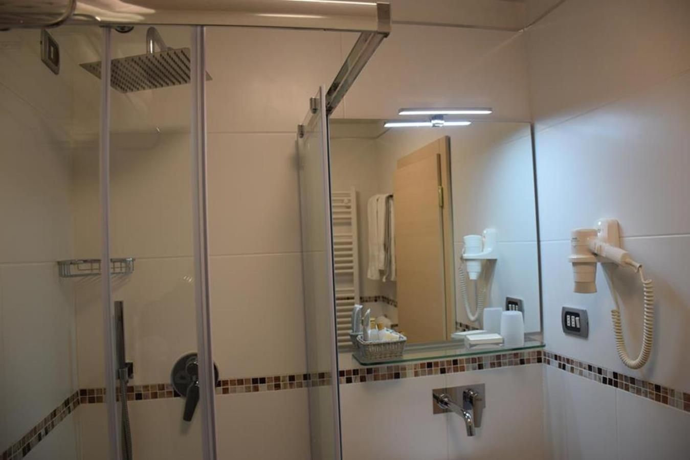 Double or Twin Room with Mountain View