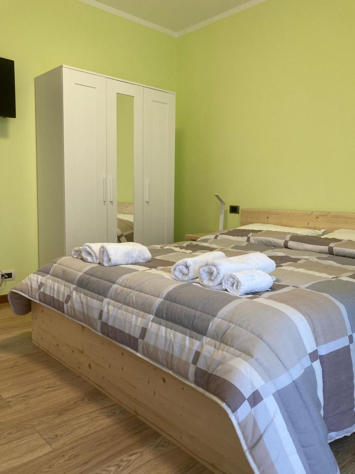 Quadruple Room with Private Bathroom