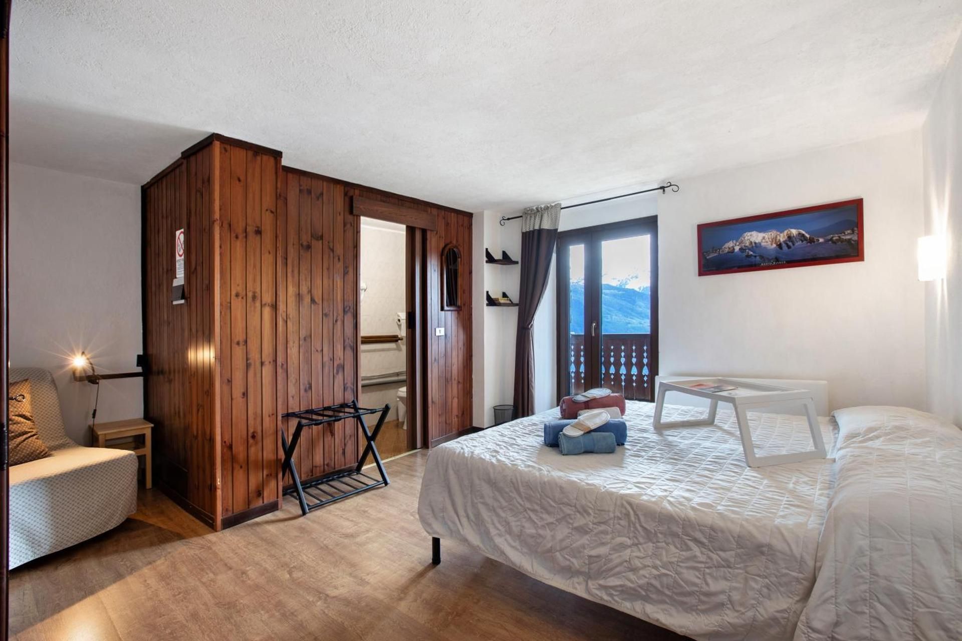 Triple Room with Mountain View