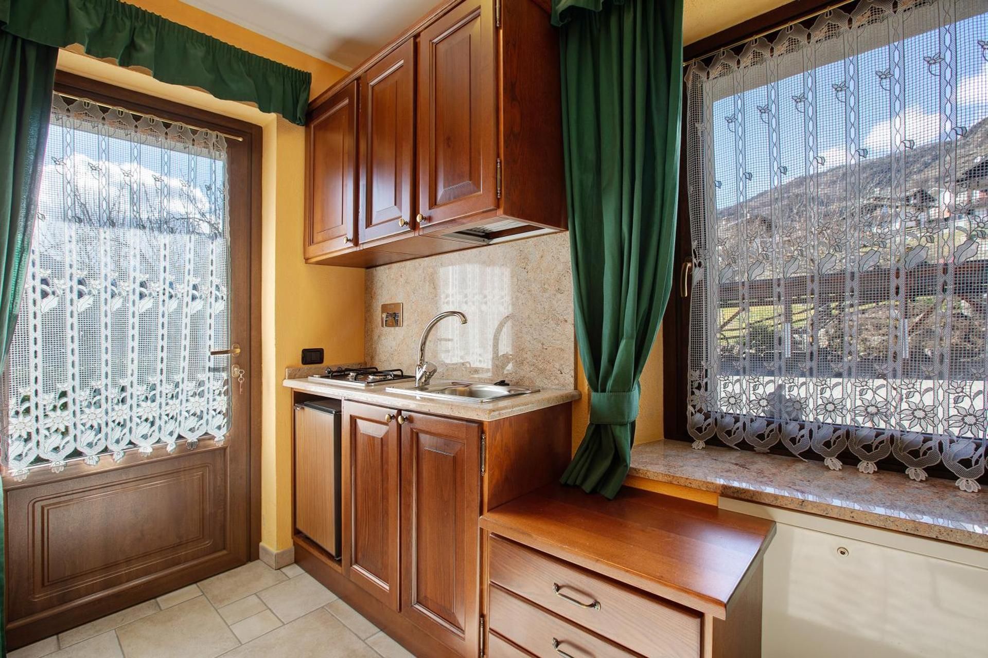 Superior One-Bedroom Apartment