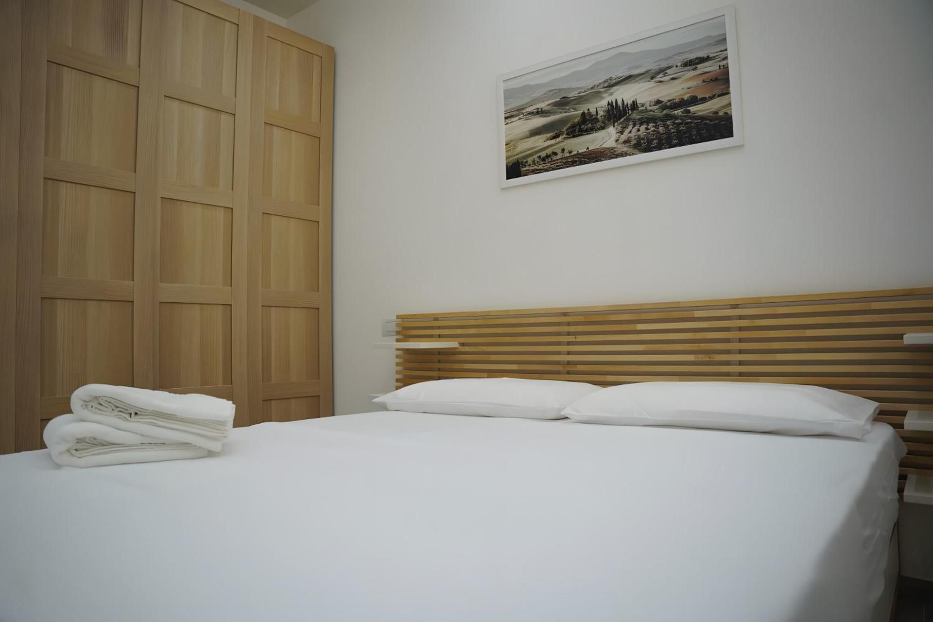 Standard Queen Room