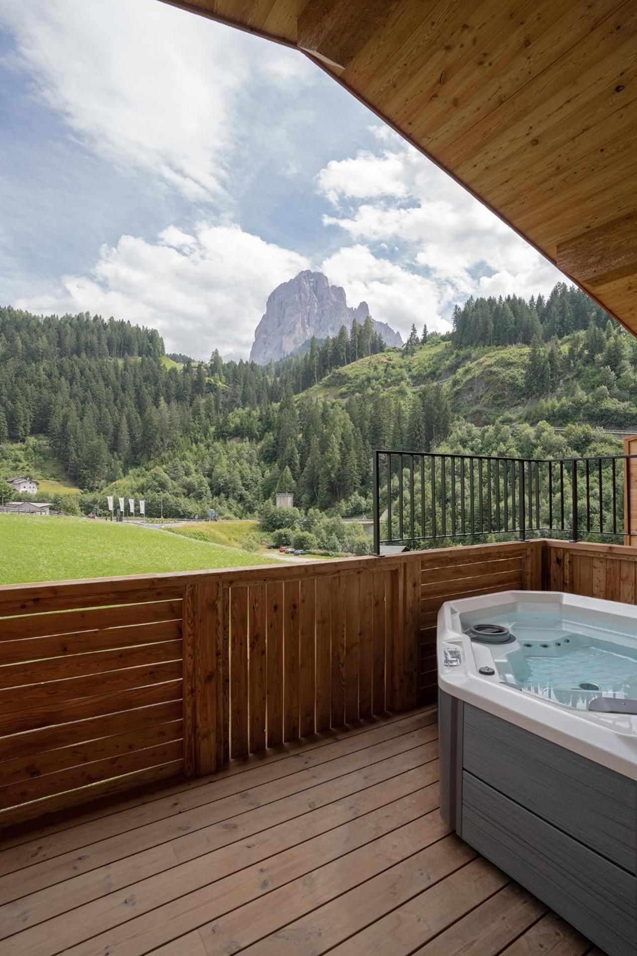 Suite with Hot Tub