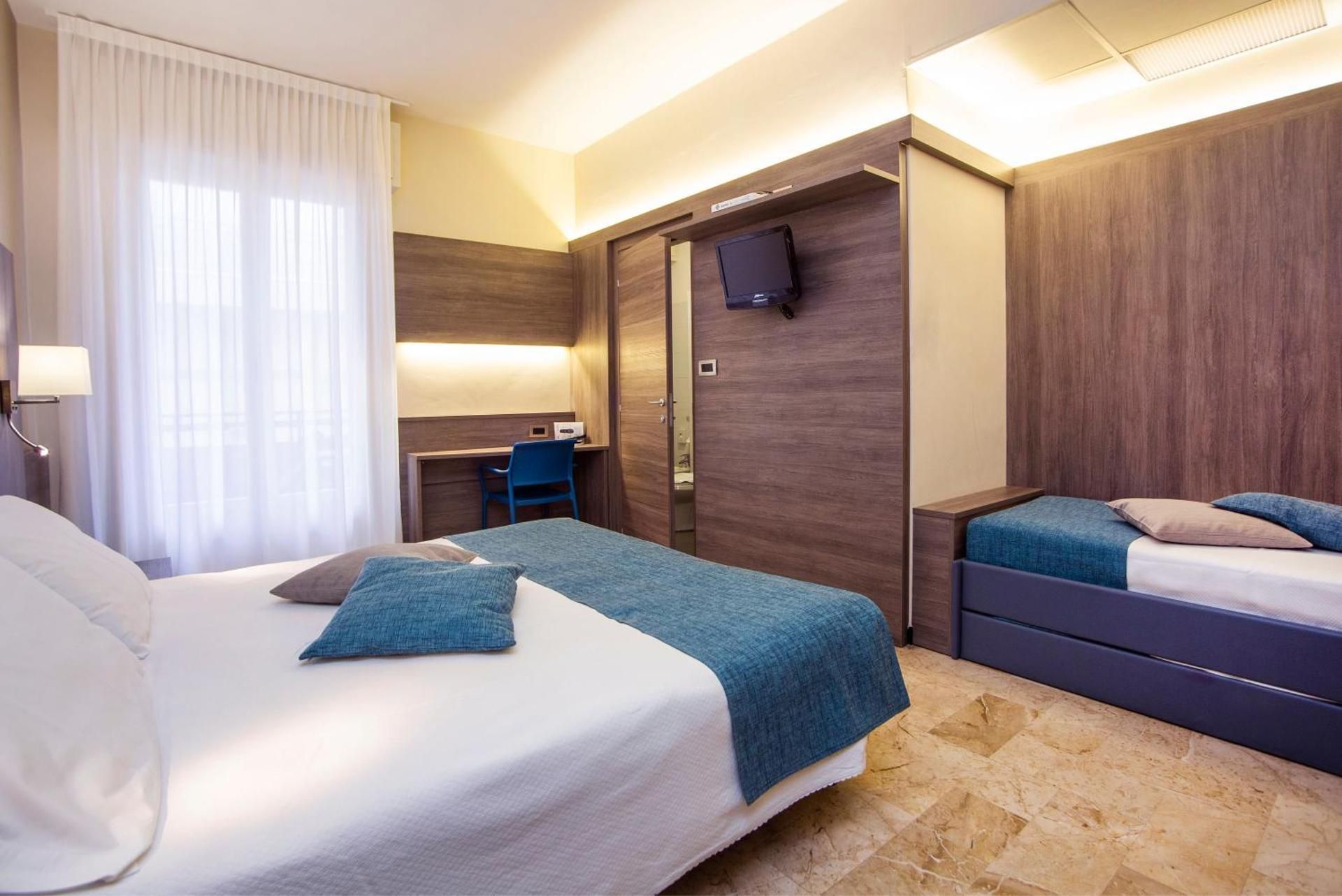 Hotel Mediterranee Superior Family Room