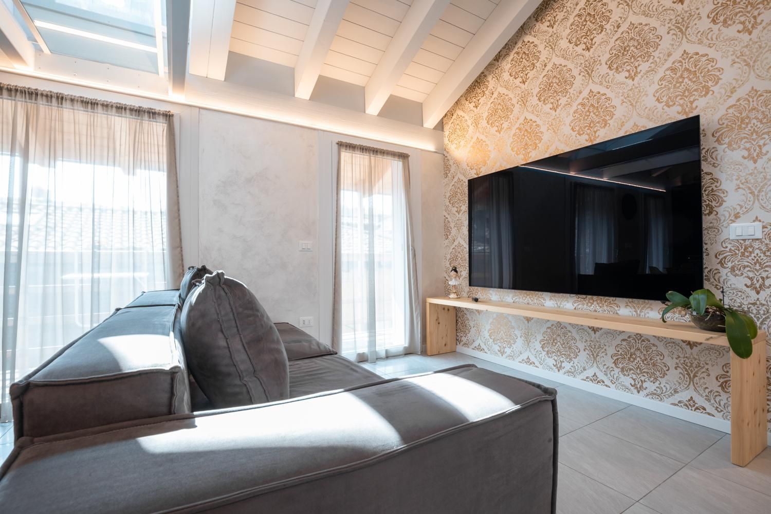 Deluxe One-Bedroom Apartment with City View