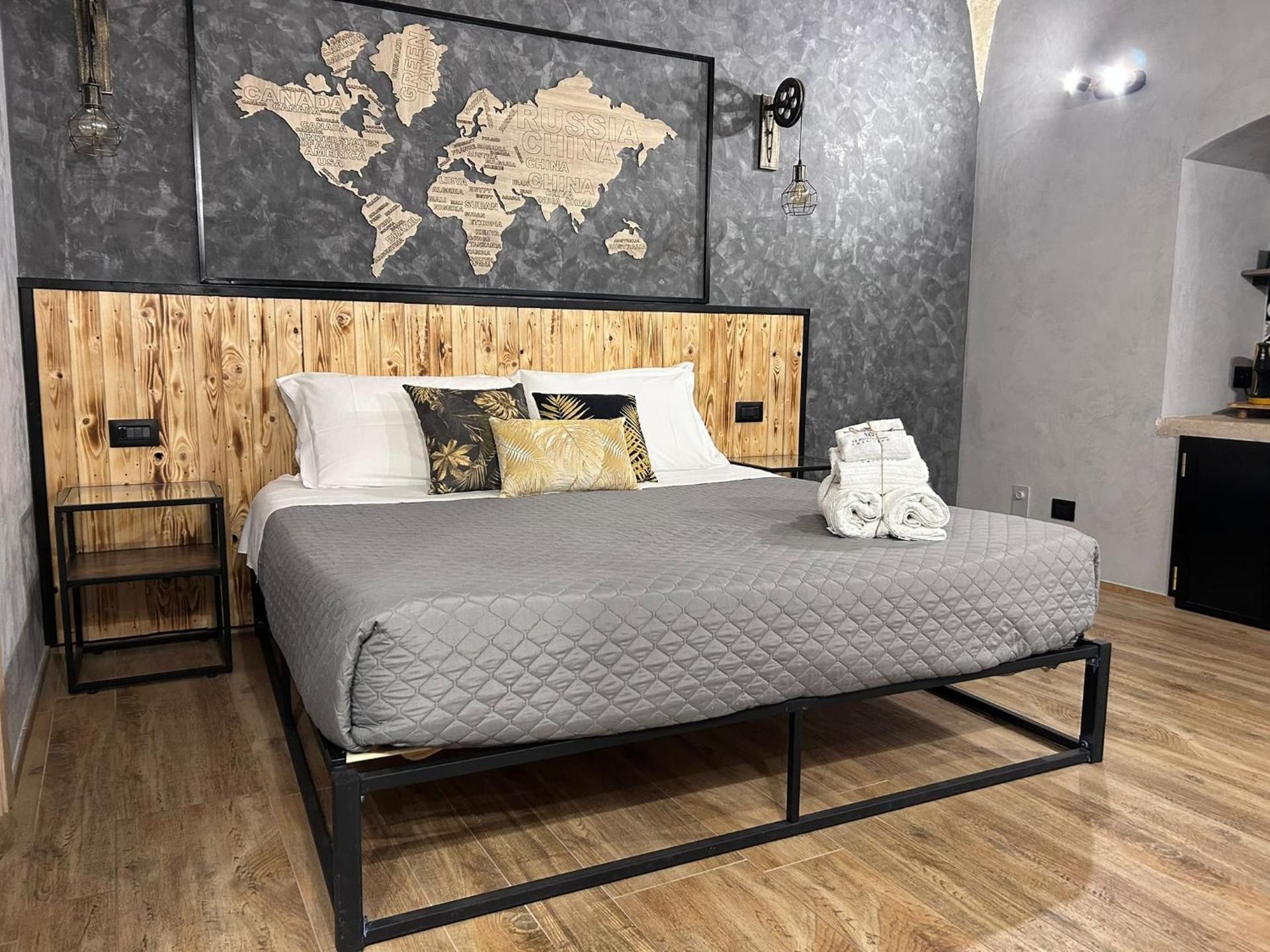 Deluxe Double Room with Shower