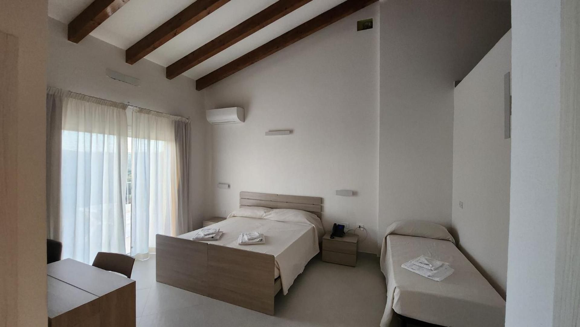 Triple Room with Sea View