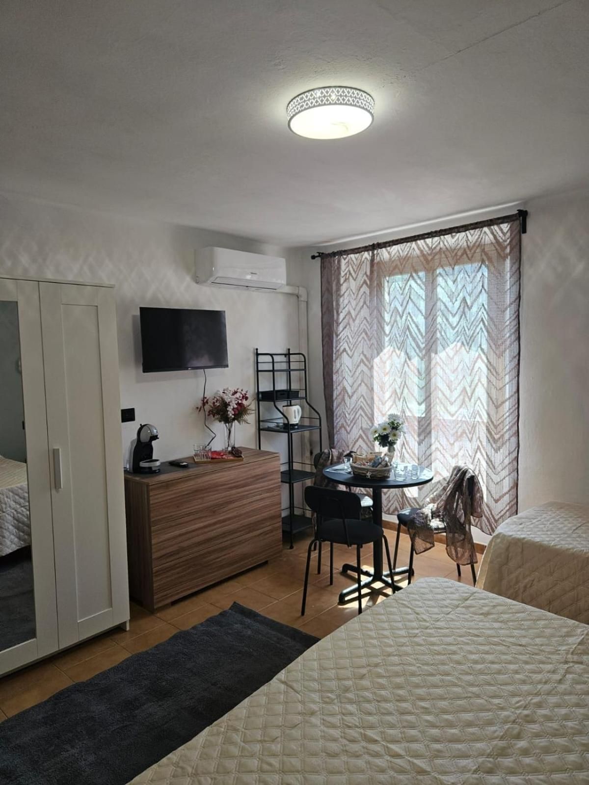 Standard Double Room with Shared Bathroom