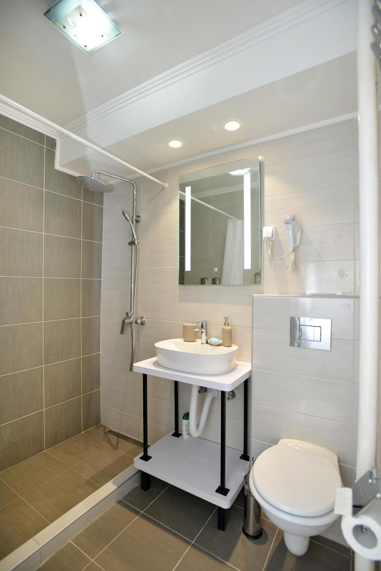 Two-Bedroom Deluxe Apartment