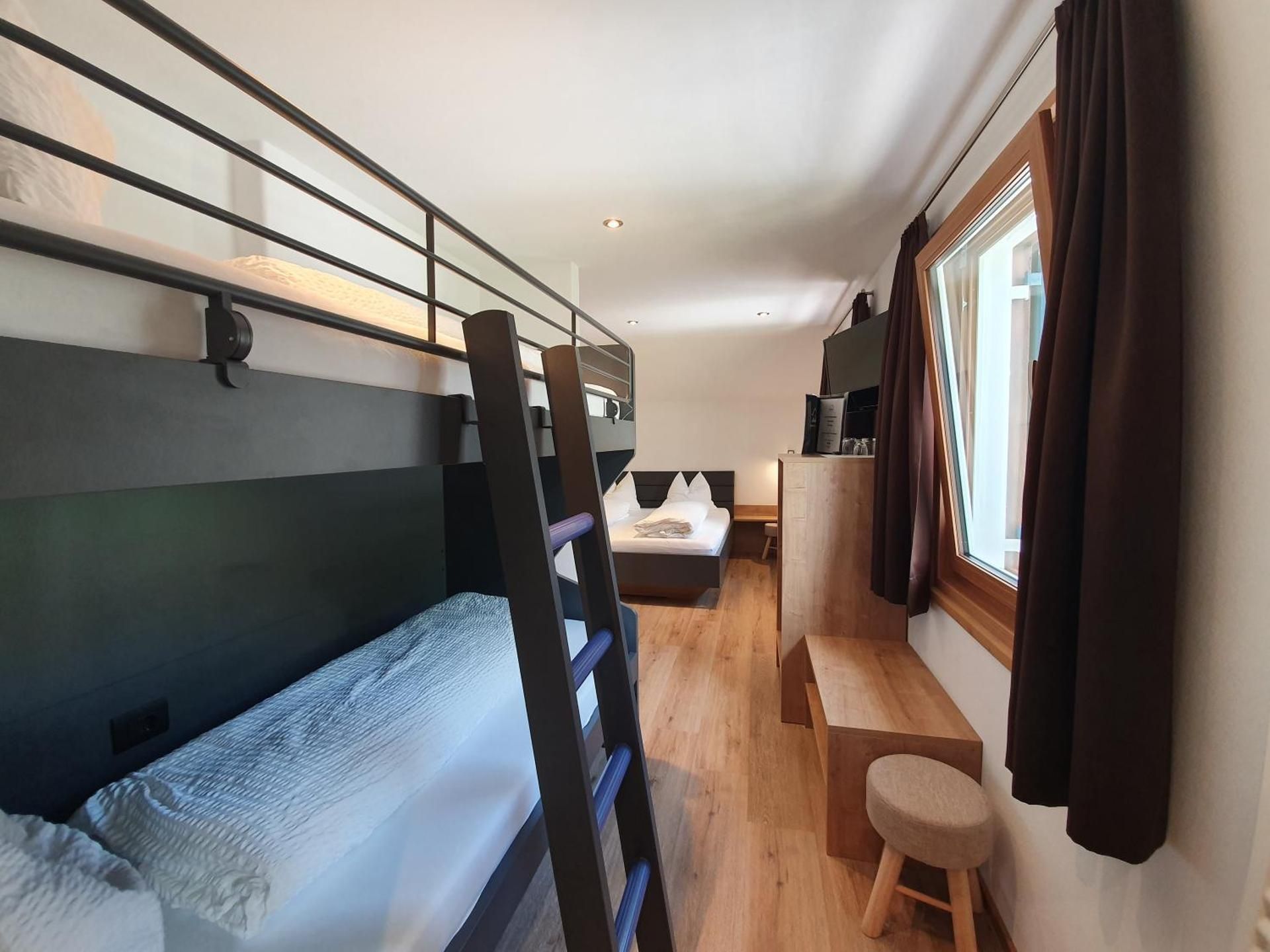 Quadruple Room with Private Bathroom