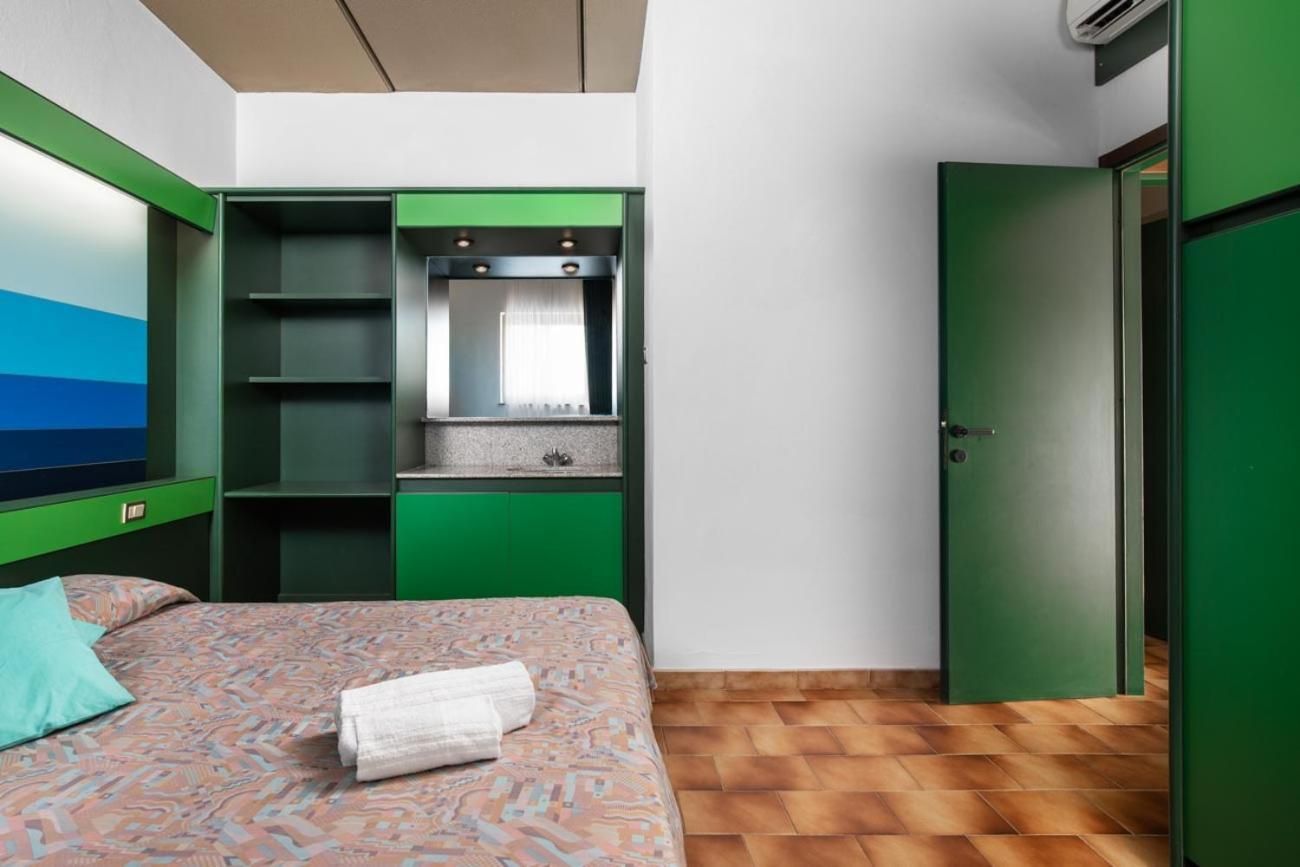 One-Bedroom Apartment with Sofa Bed