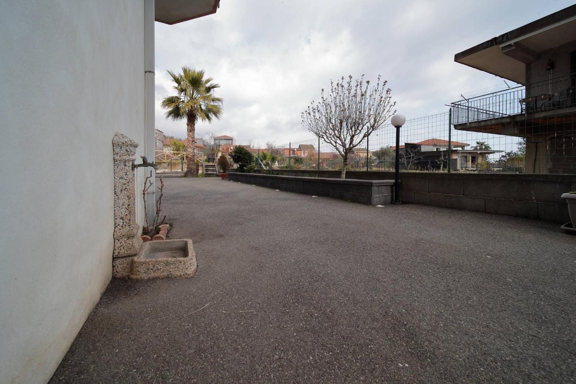 Le Due Rose Dell'Etna