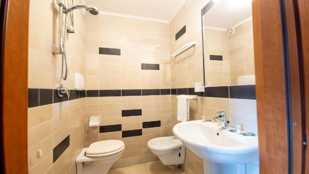 Economy Triple Room