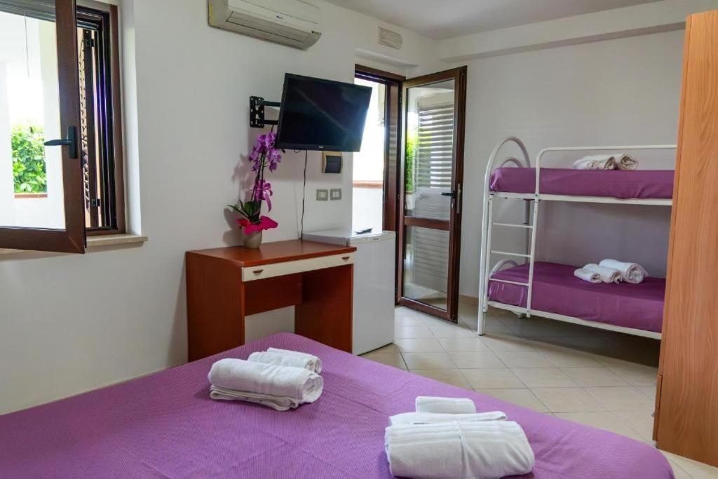 Economy Quadruple Room