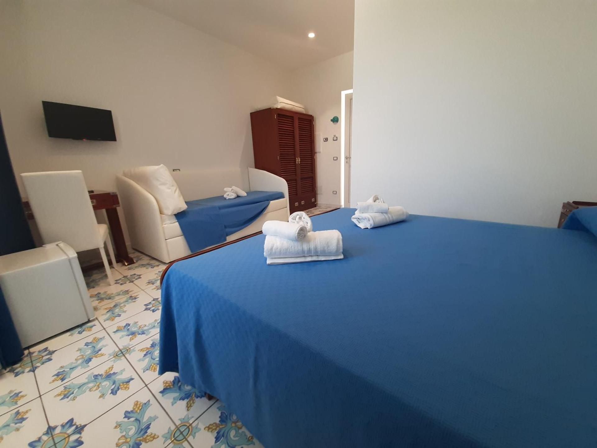 Deluxe Double or Twin Room with Sea View