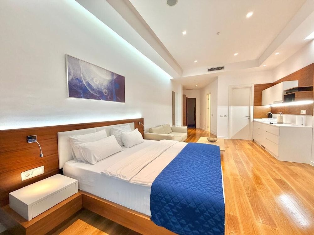 Condo Studio Plaza Deluxe Studio, Balcony, City View 5