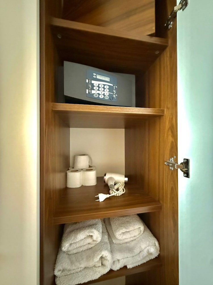 Condo Studio Plaza Deluxe Studio, Balcony, City View 21