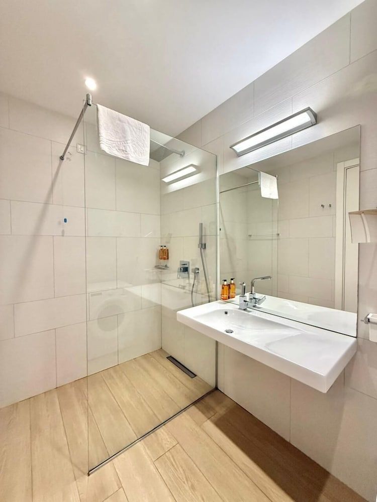 Condo Studio Plaza Deluxe Studio, Balcony, City View 15