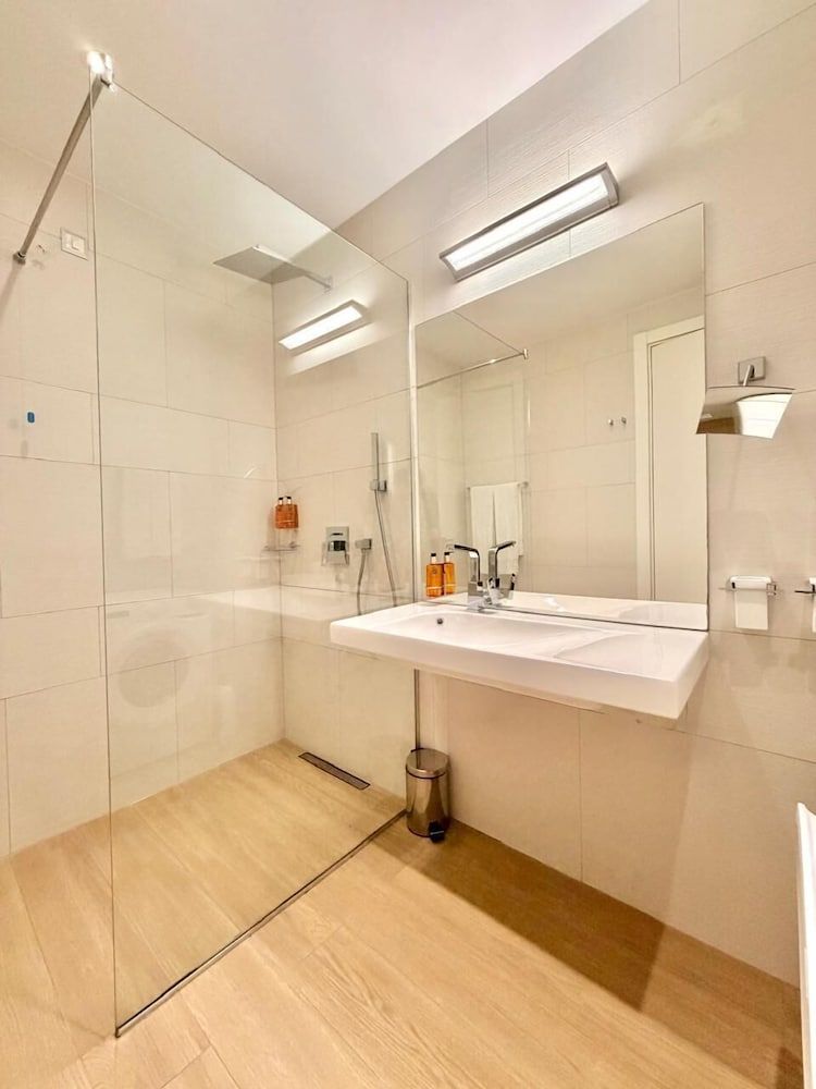 Condo Studio Plaza Deluxe Studio, Balcony, City View 14