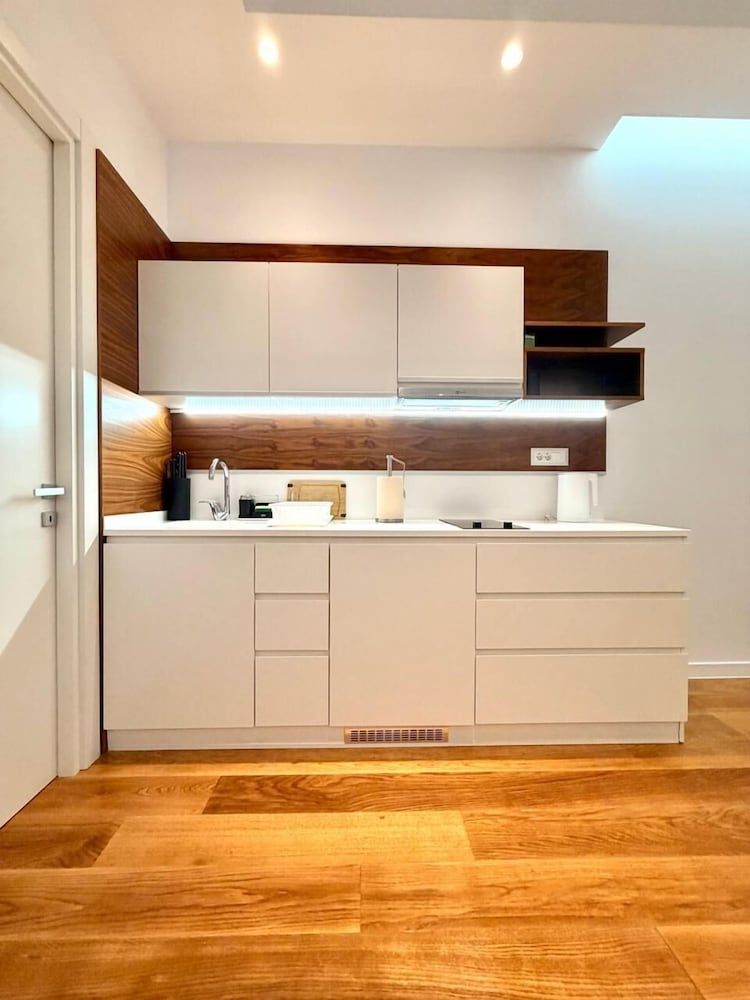 Condo Studio Plaza Deluxe Studio, Balcony, City View 22