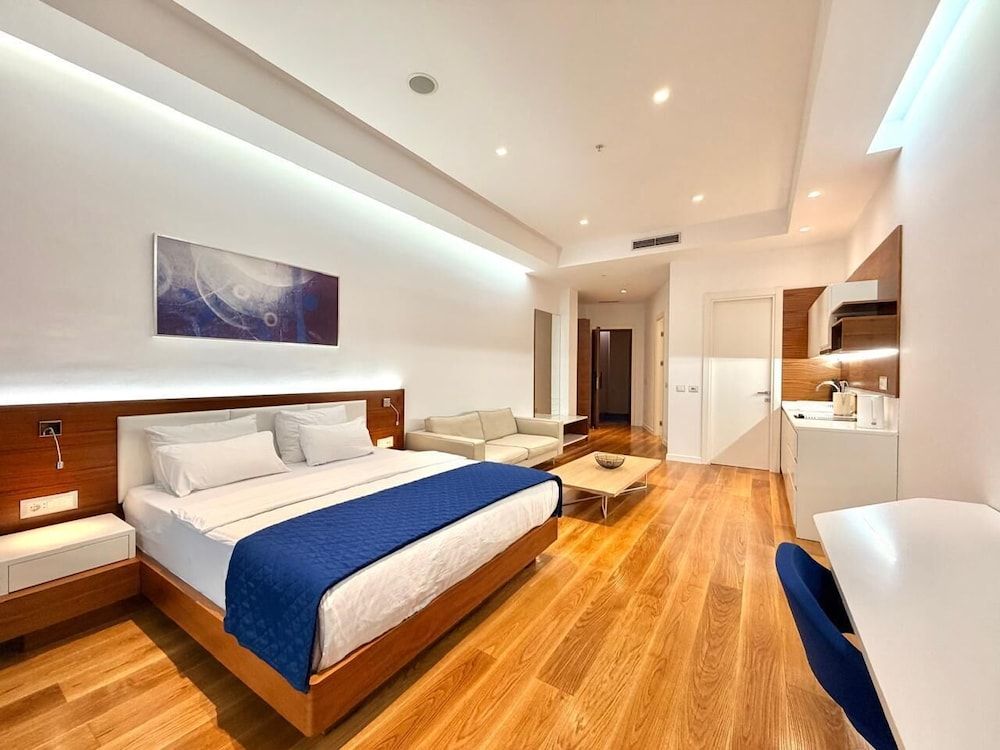 Condo Studio Plaza Deluxe Studio, Balcony, City View