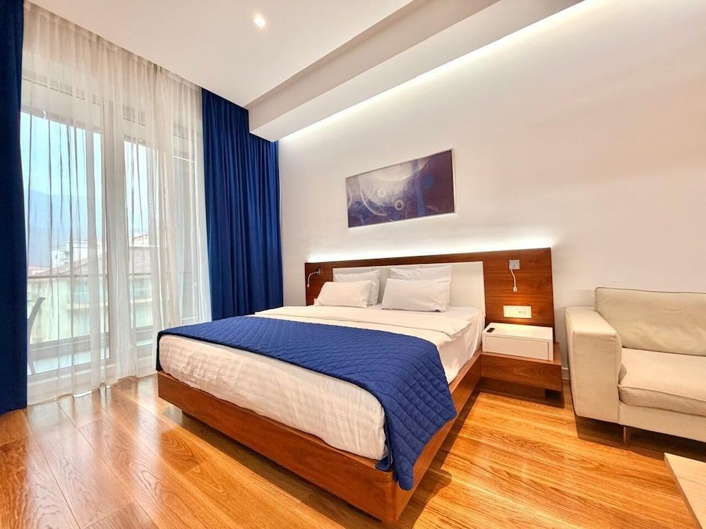 Condo Studio Plaza Deluxe Studio, Balcony, City View 3