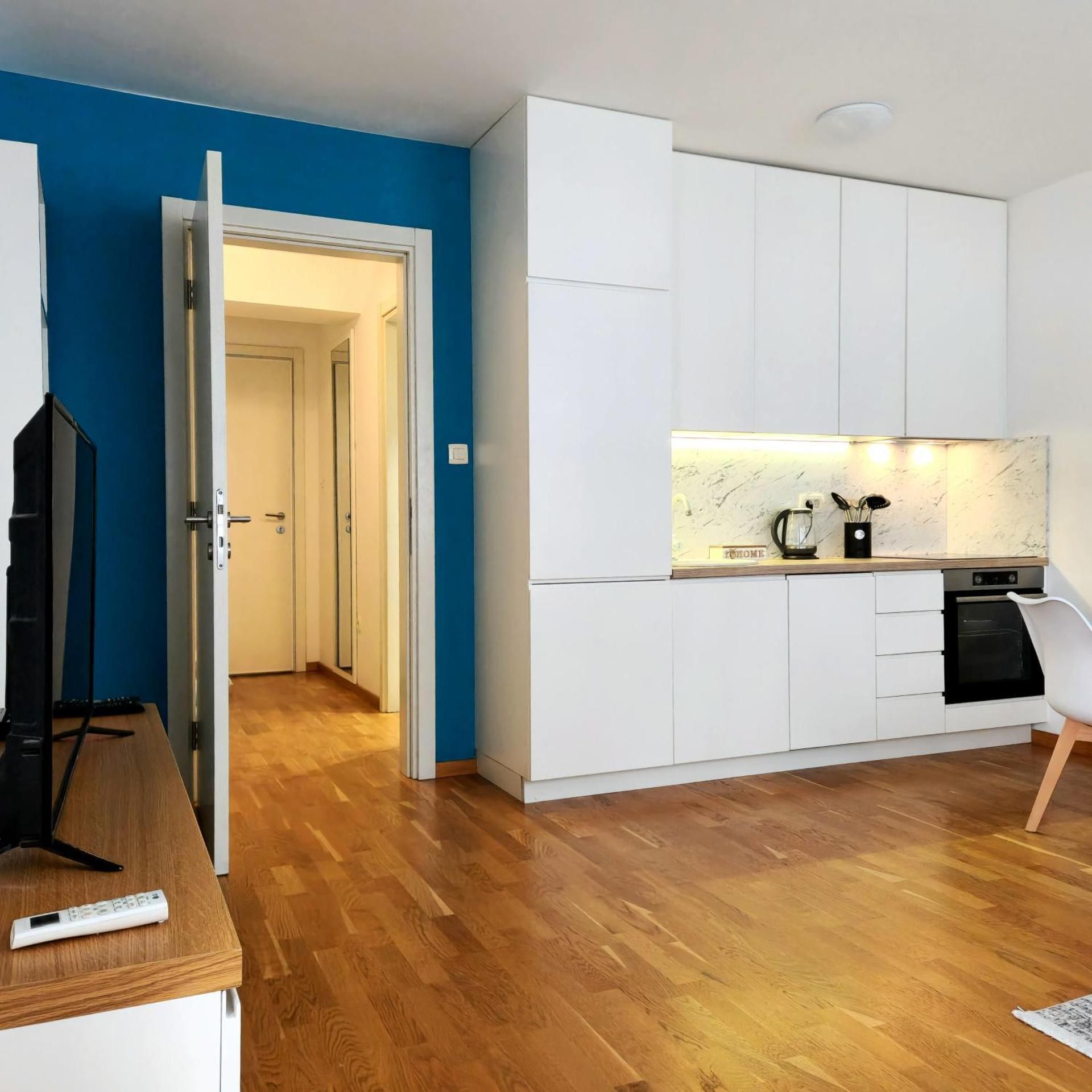 One-Bedroom Apartment with Balcony