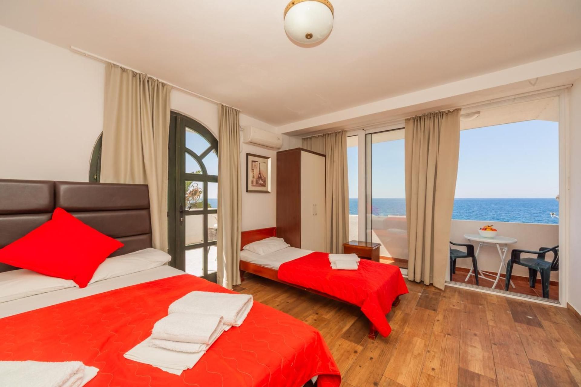 Comfort Triple Room