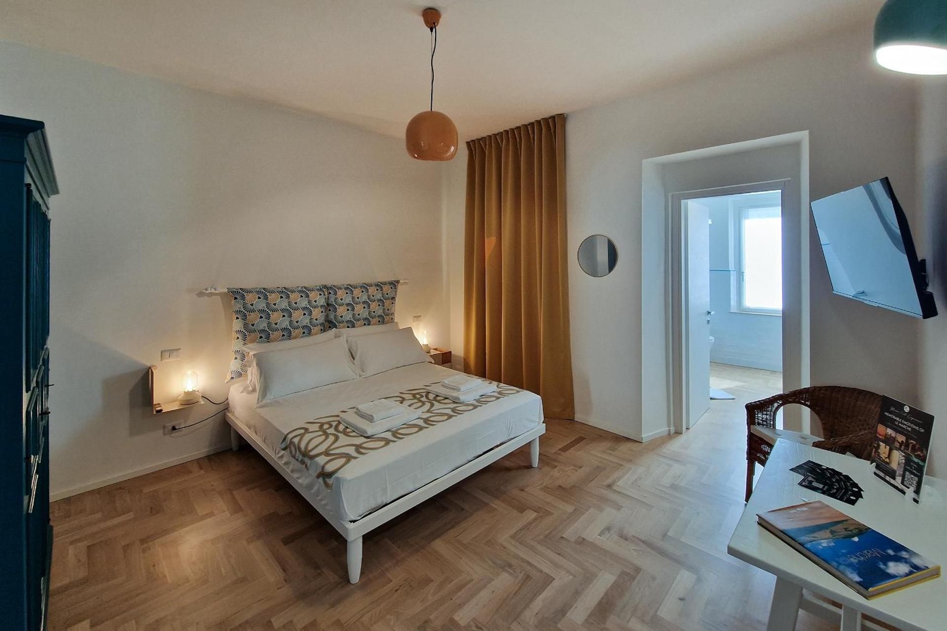 Deluxe Queen Room