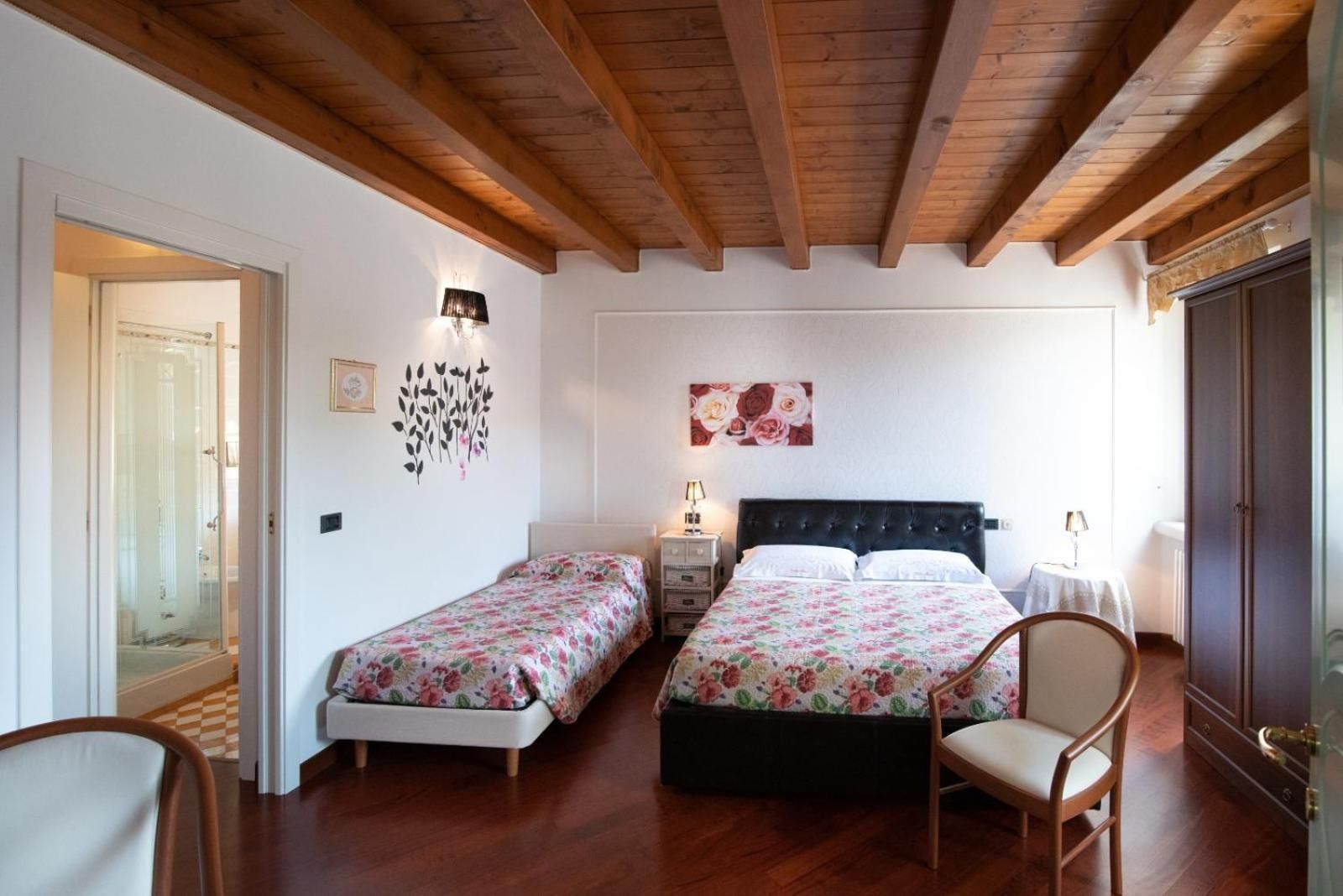 Triple Room with Private Bathroom