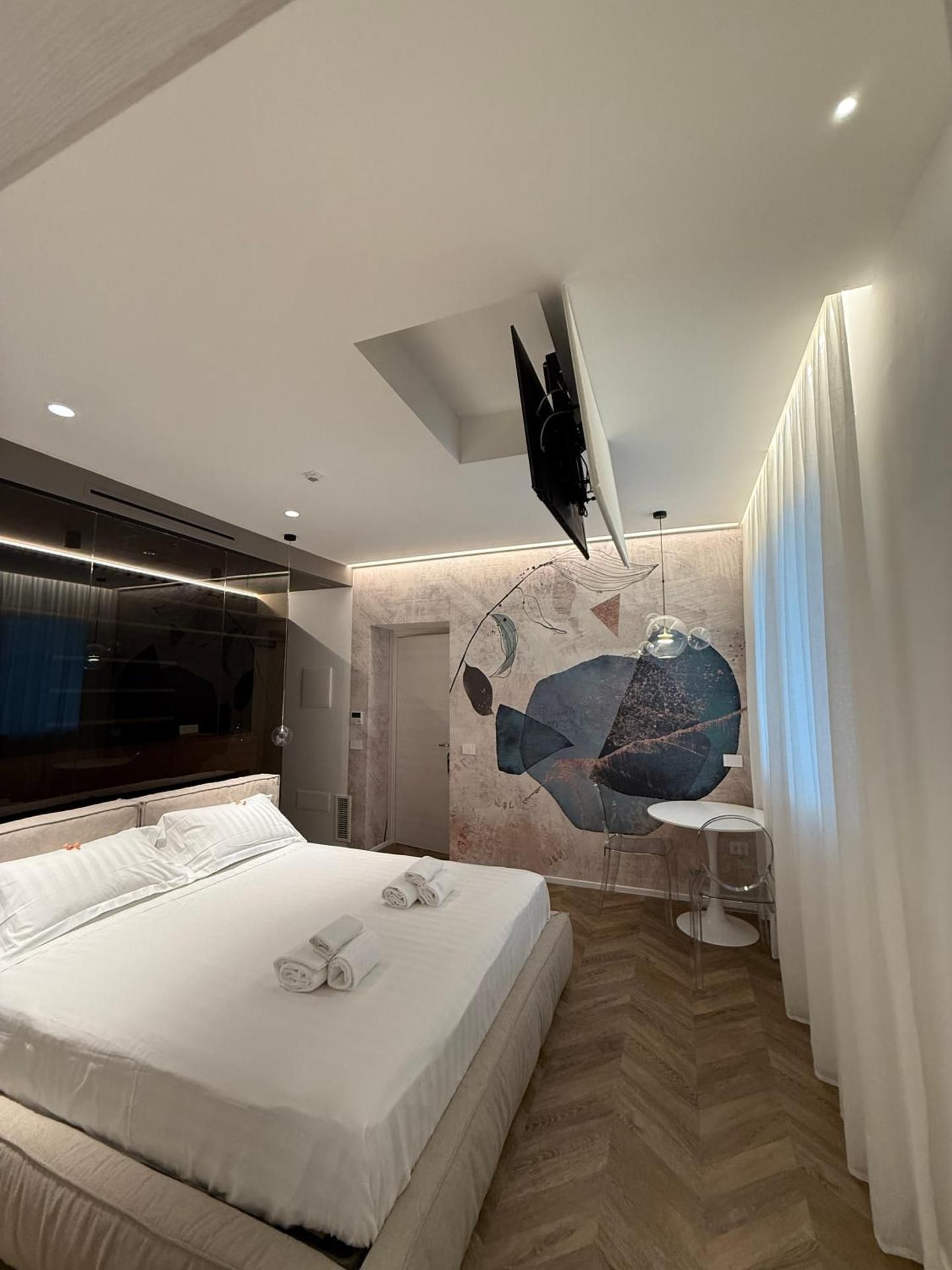 Queen Room with Spa Bath