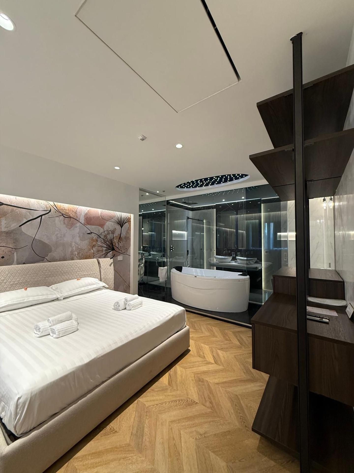 King Room with Spa Bath