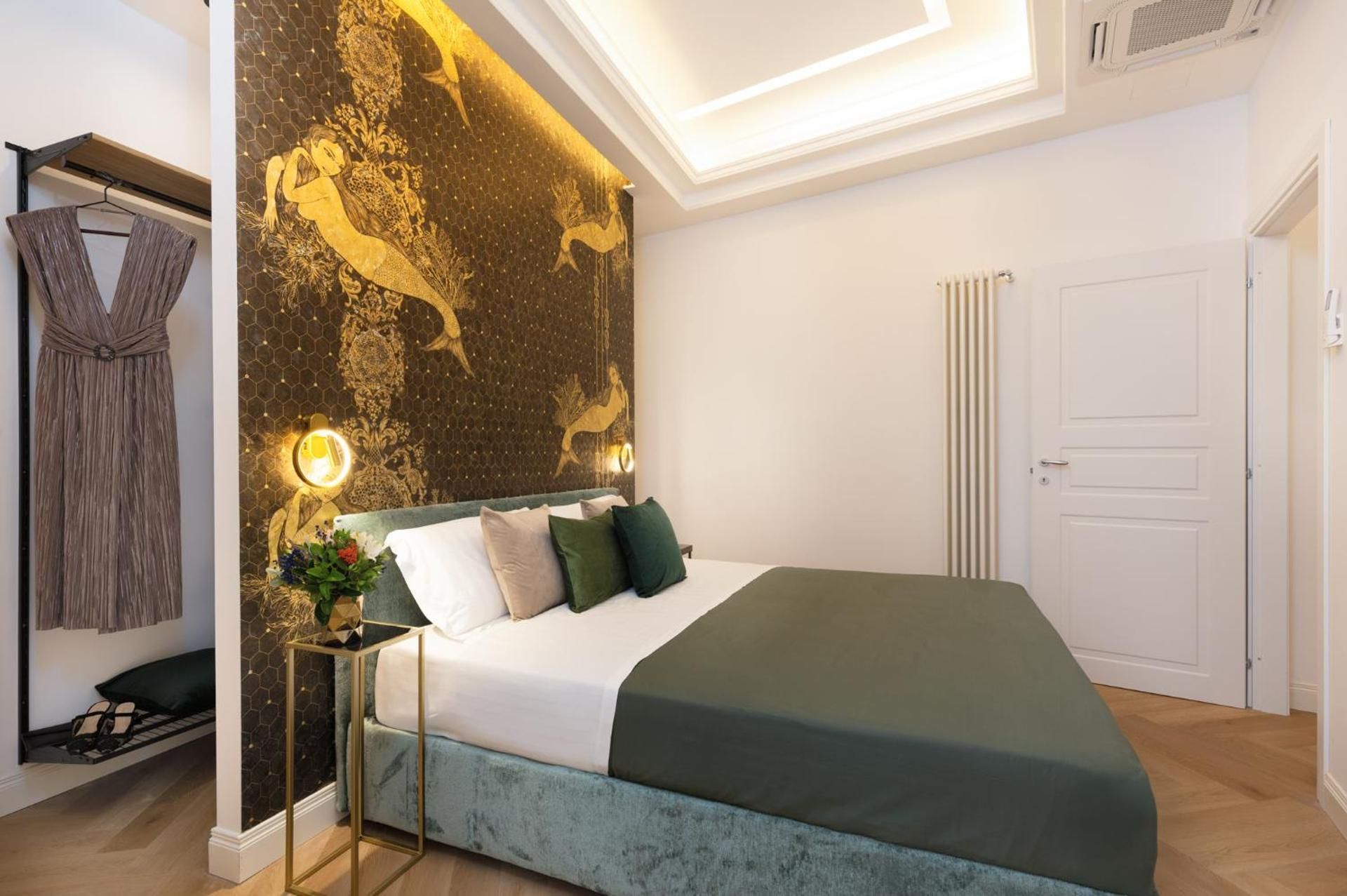 Deluxe Suite with Spa Bath