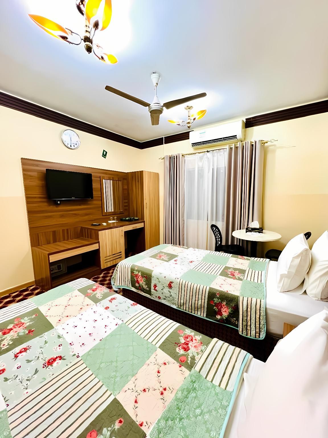 Al Ahrar Hotel Deluxe Double or Twin 2