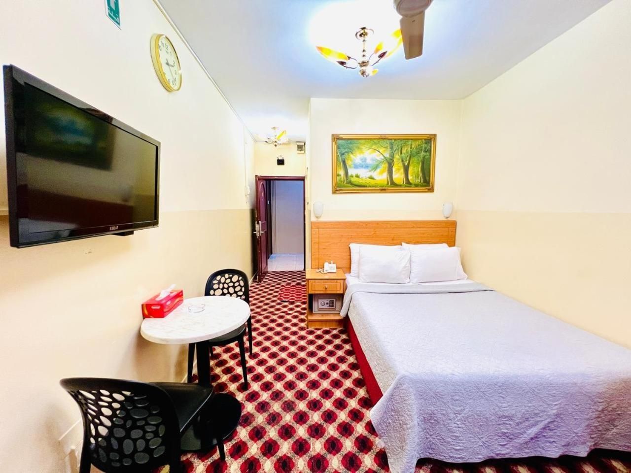 Al Ahrar Hotel King Room