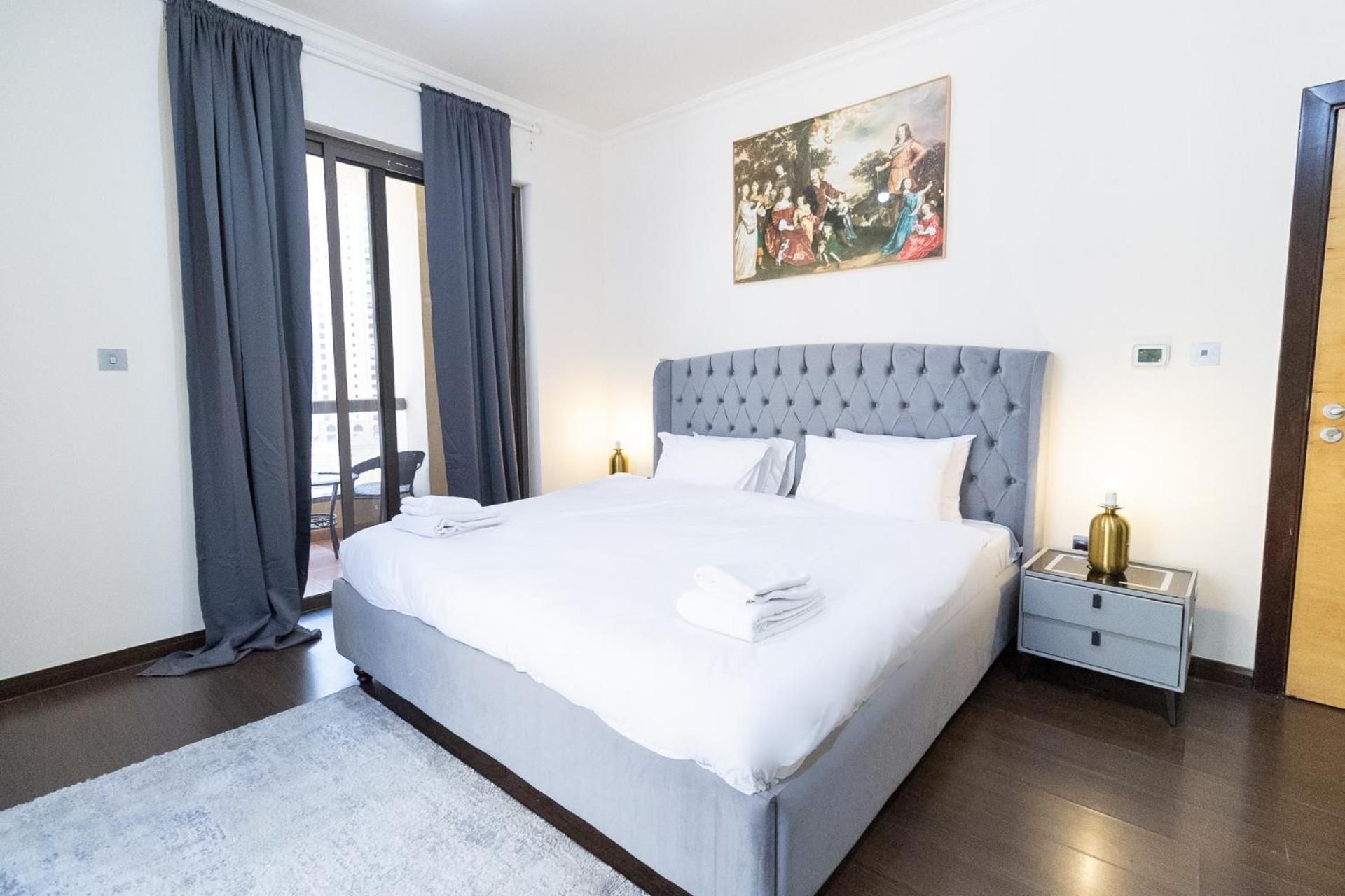 Three-Bedroom Apartment with Balcony
