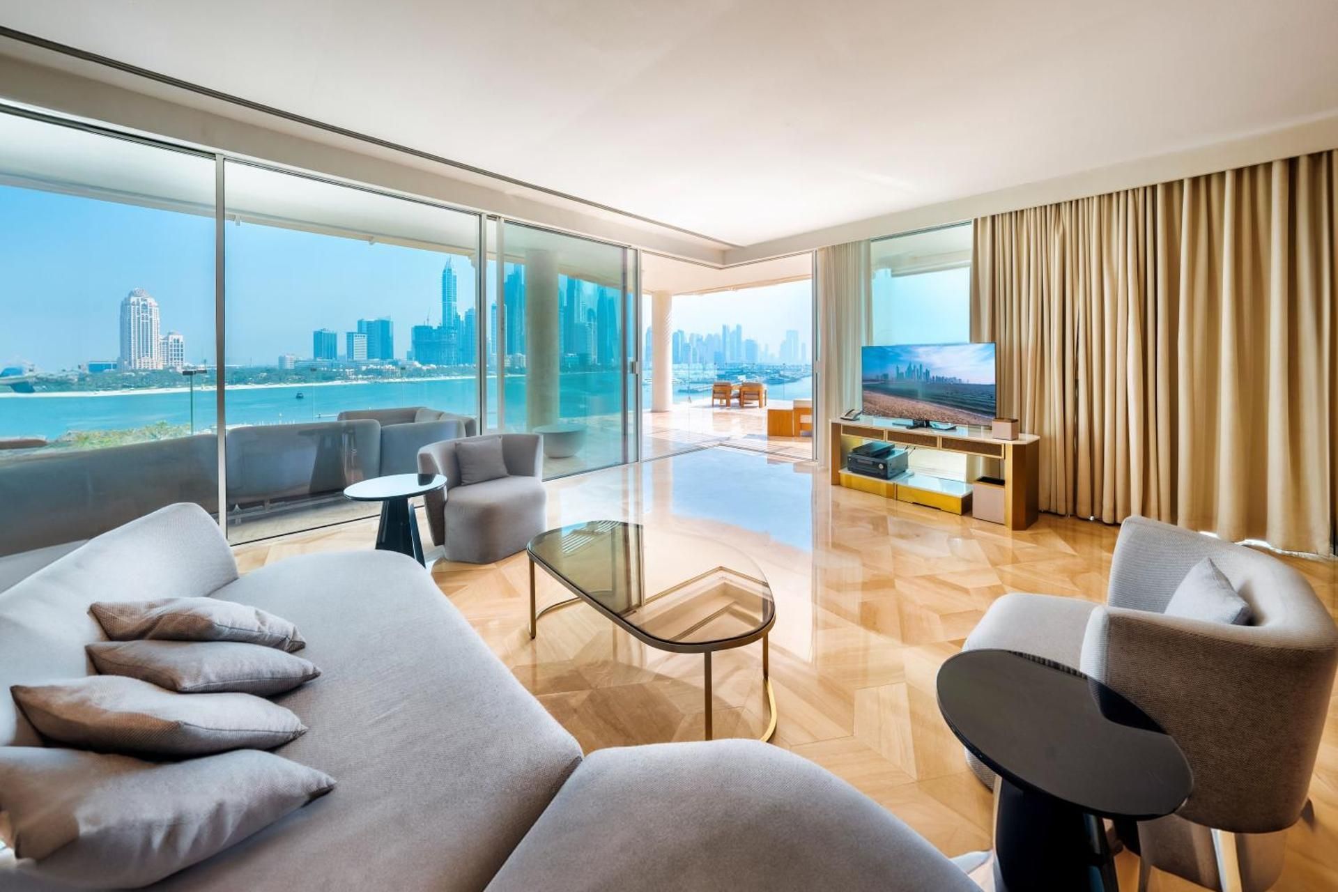 4 BED | XL Terrace Pool Suite